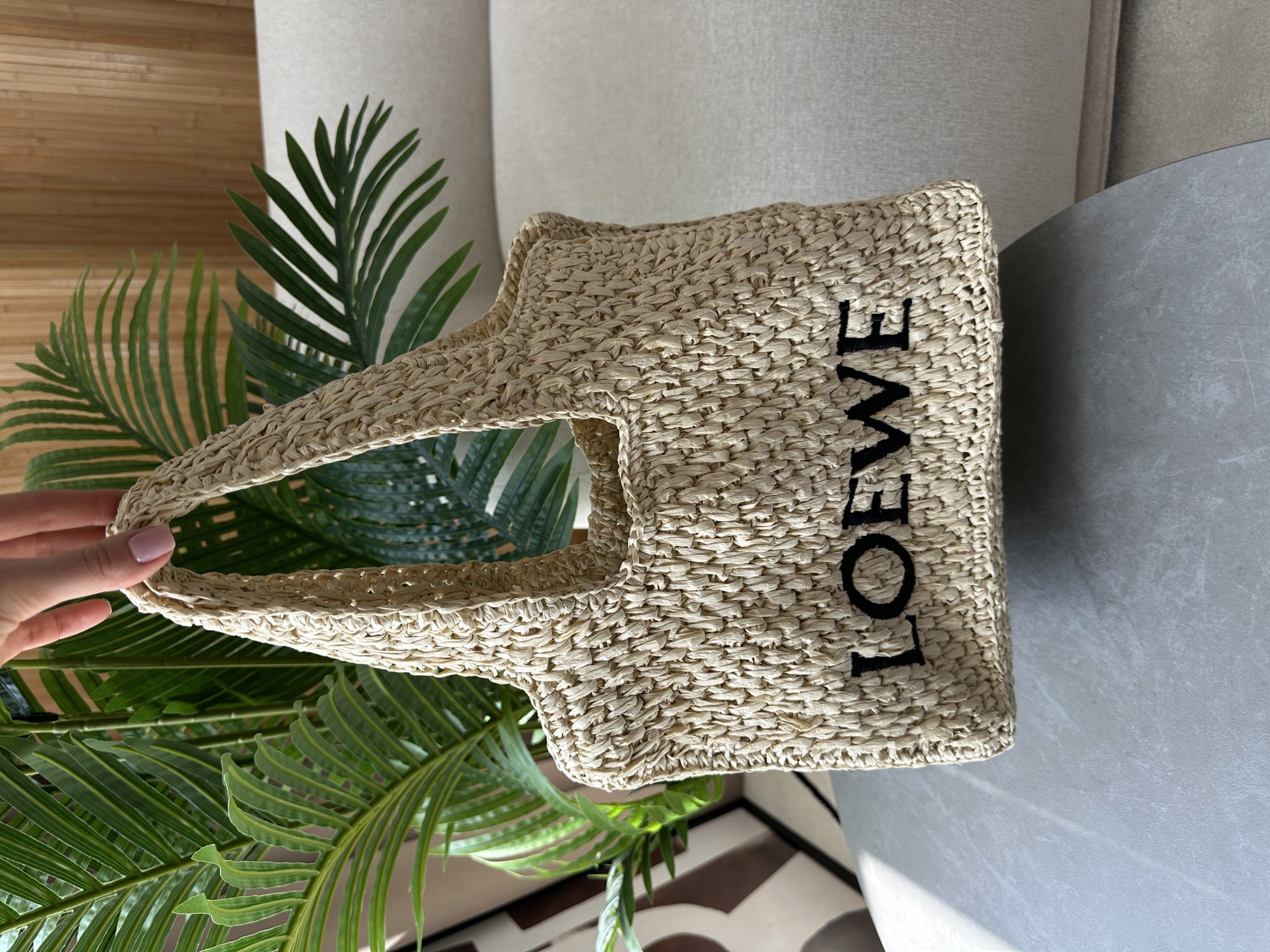 Loewe Medium Font Tote in Raffia - 9