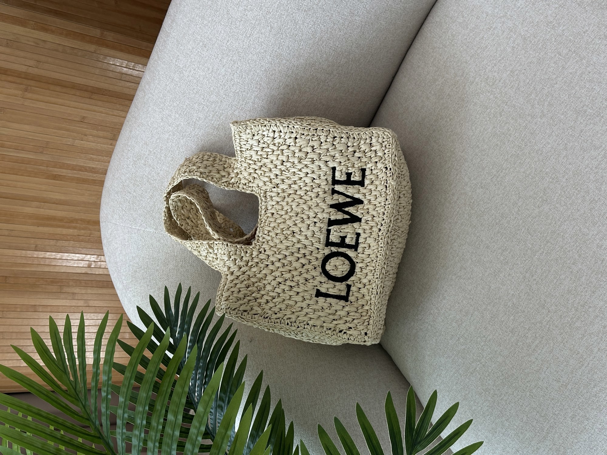 Loewe Medium Font Tote in Raffia - 5