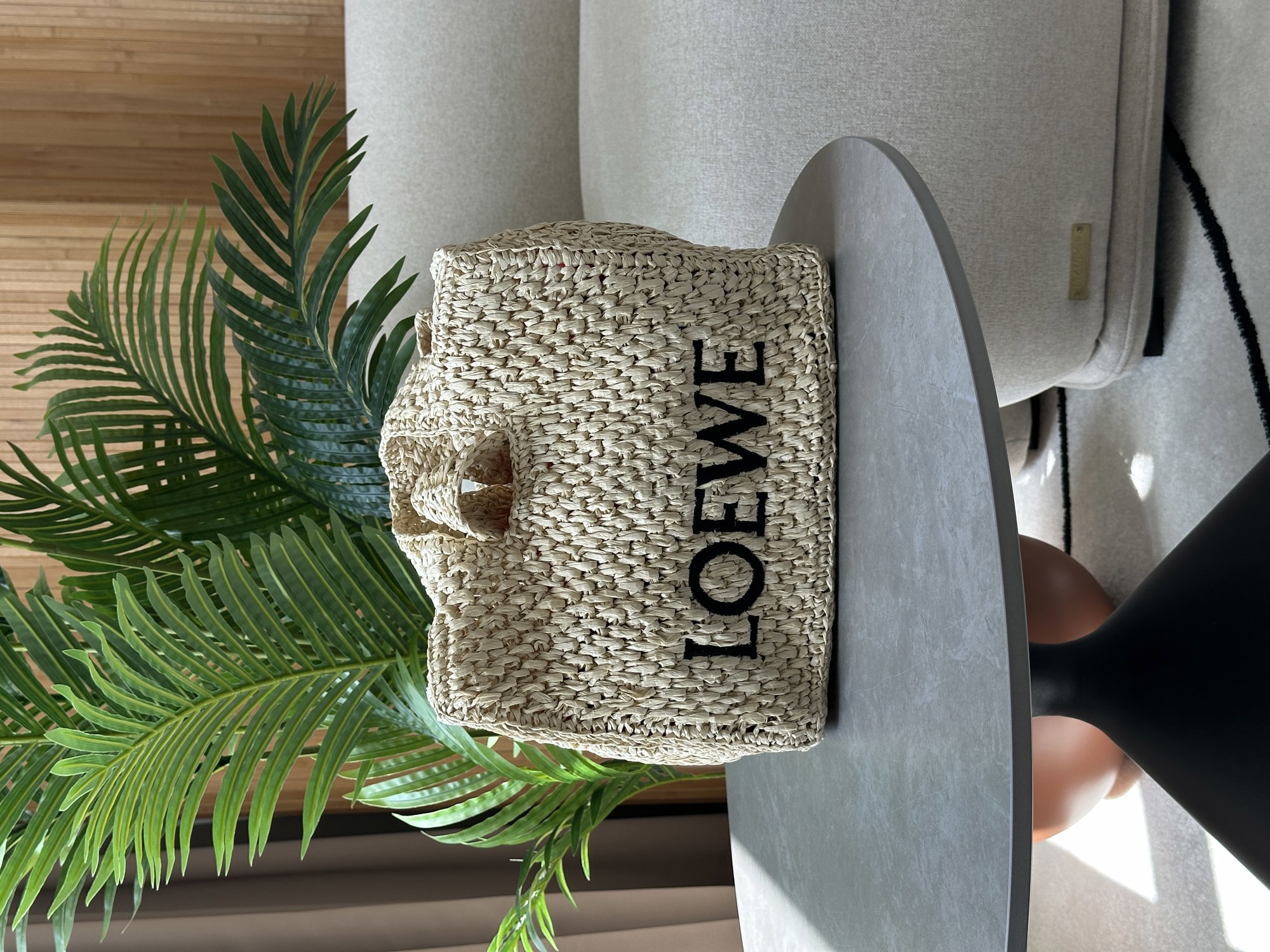Loewe Medium Font Tote in Raffia - 7