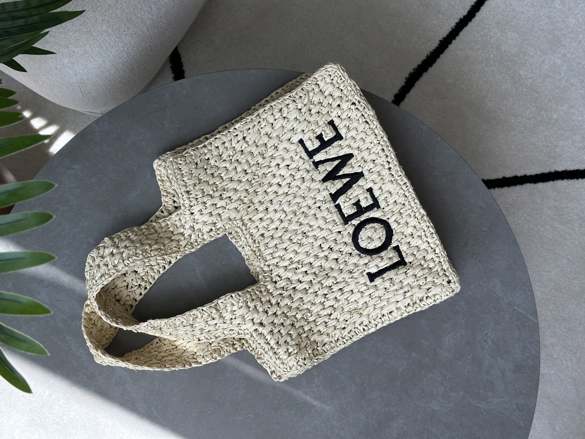 Loewe Medium Font Tote in Raffia - 10