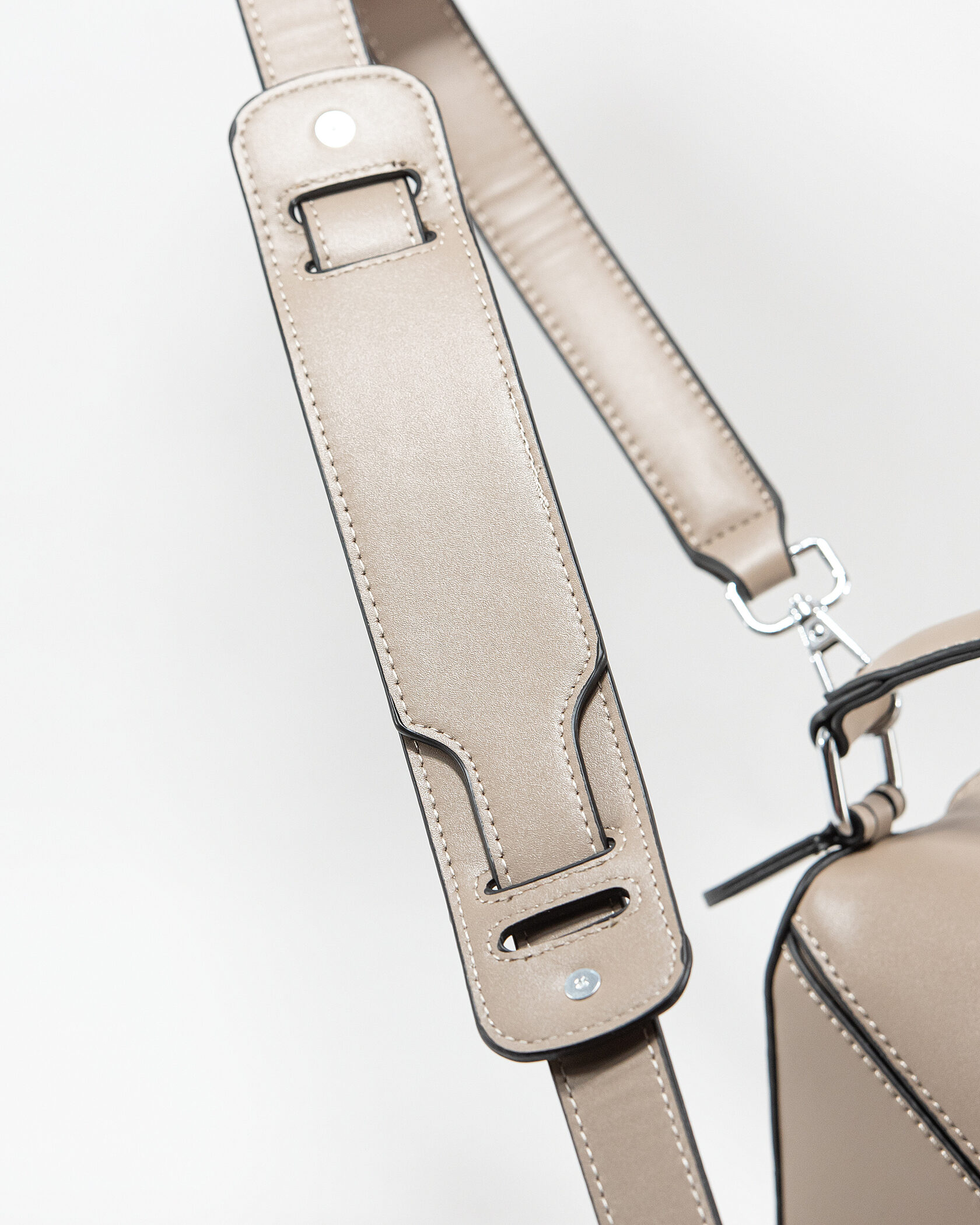 Loewe Paula's Ibiza Puzzle Bag In Classic Calfskin Gentle beige - 11