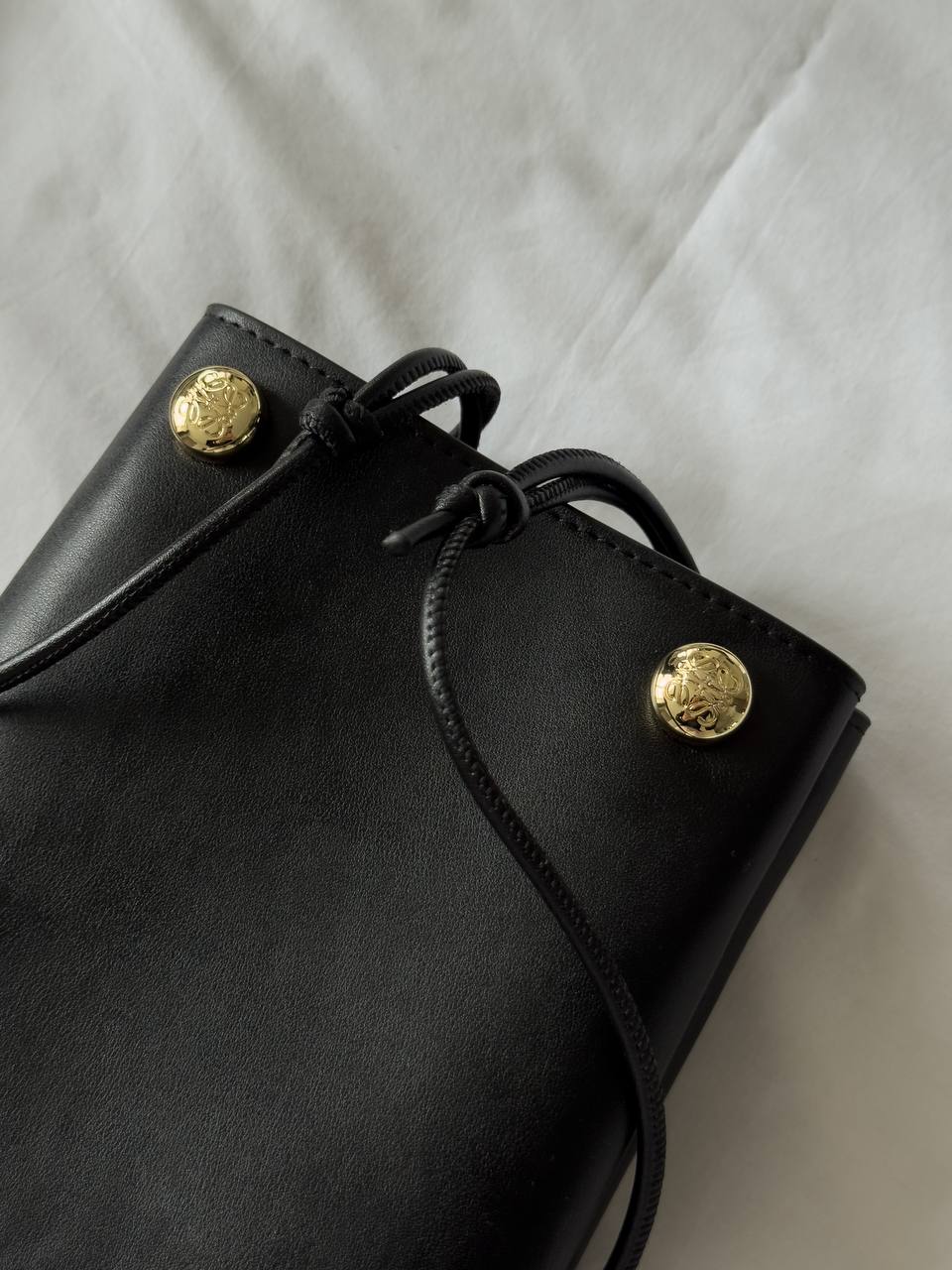 Loewe Pebble Smooth Leather Pouch Black - 5