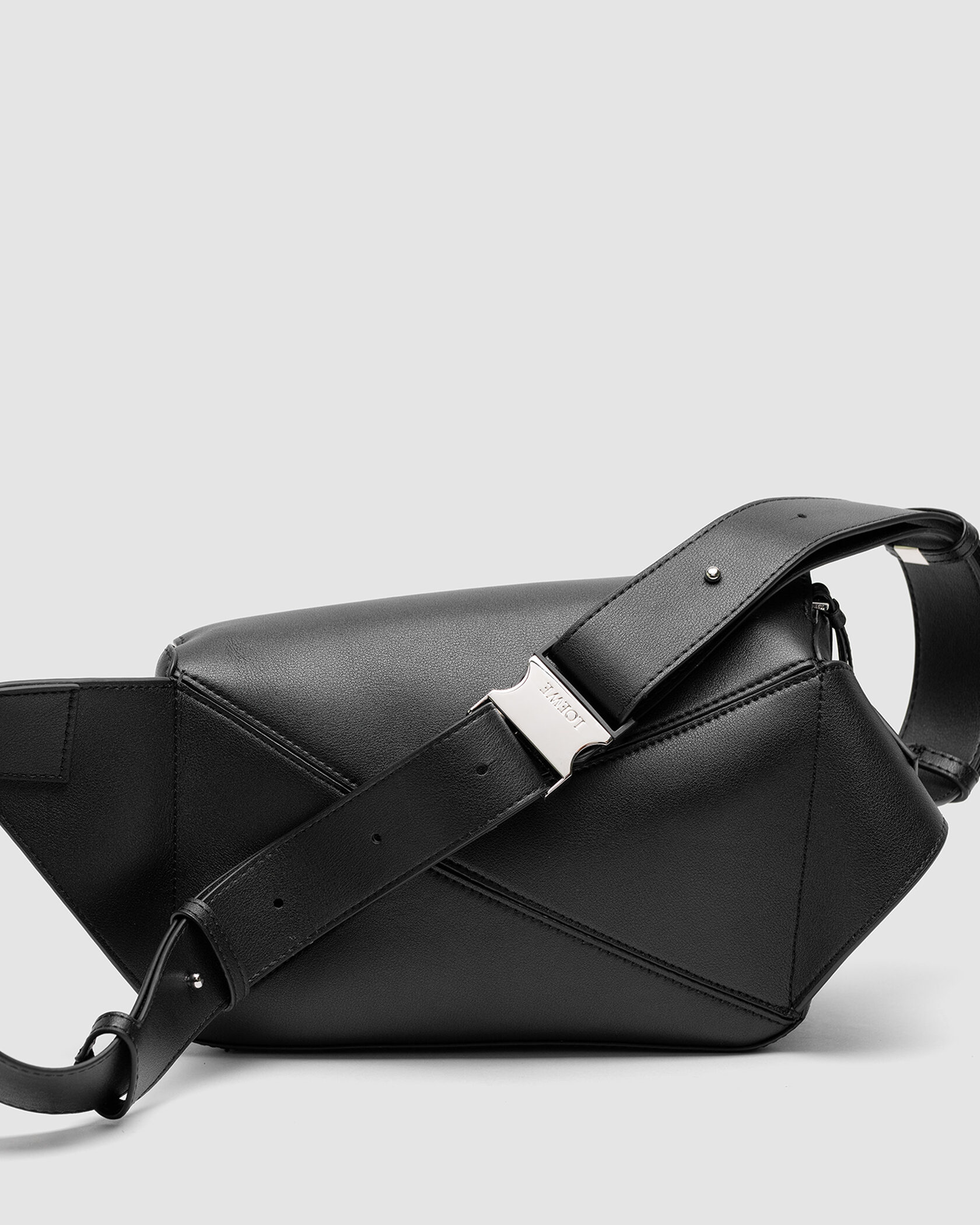 Loewe Puzzle Bag in Classic Calfksin Black - 3