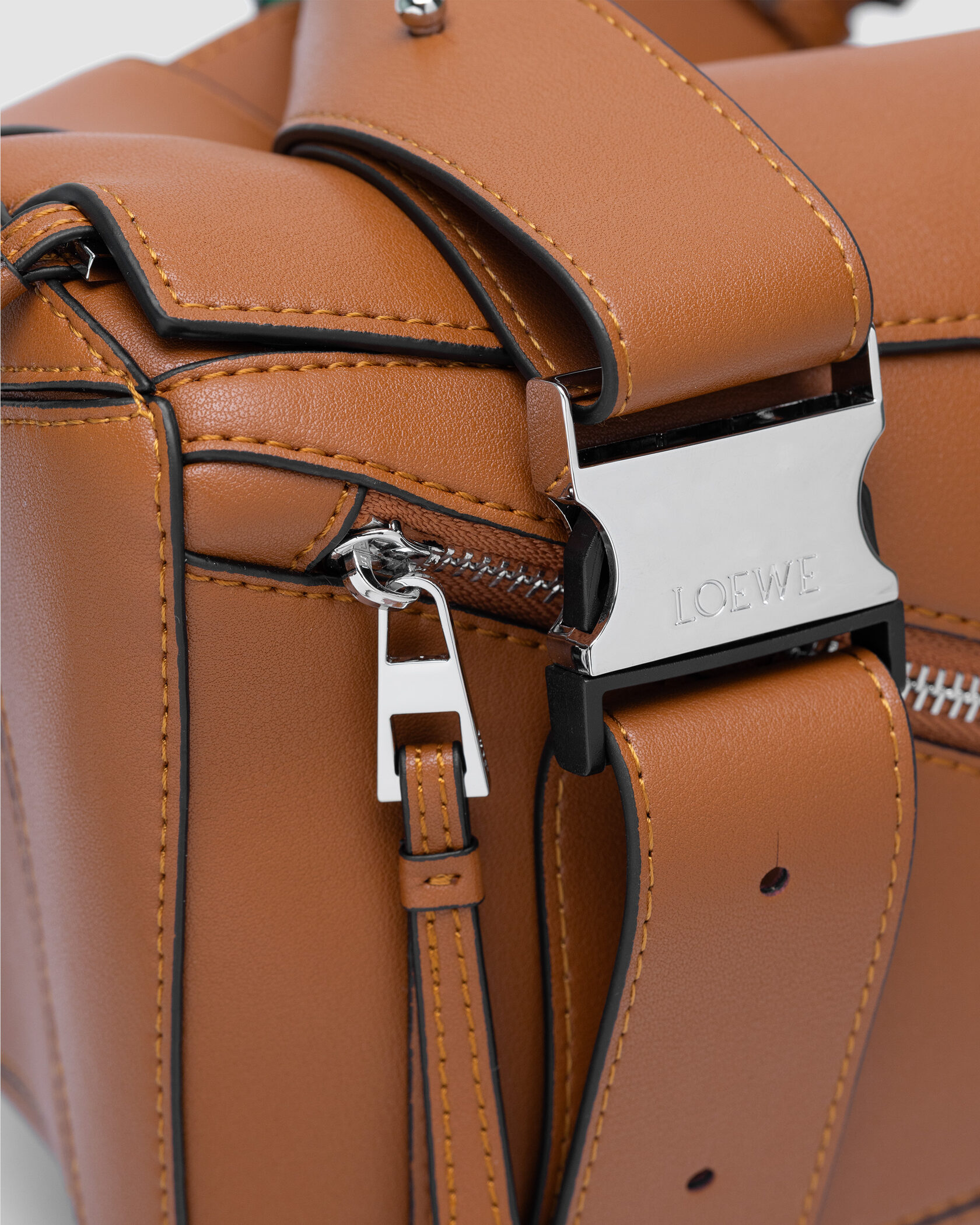 Loewe Puzzle Edge Small Bunbag Brown - 9