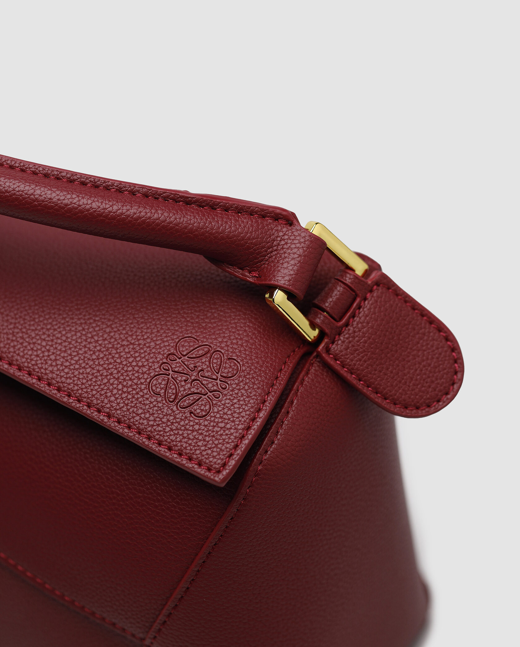 Loewe Small Puzzle Bag In Classic Calfskin Burgundy - 4