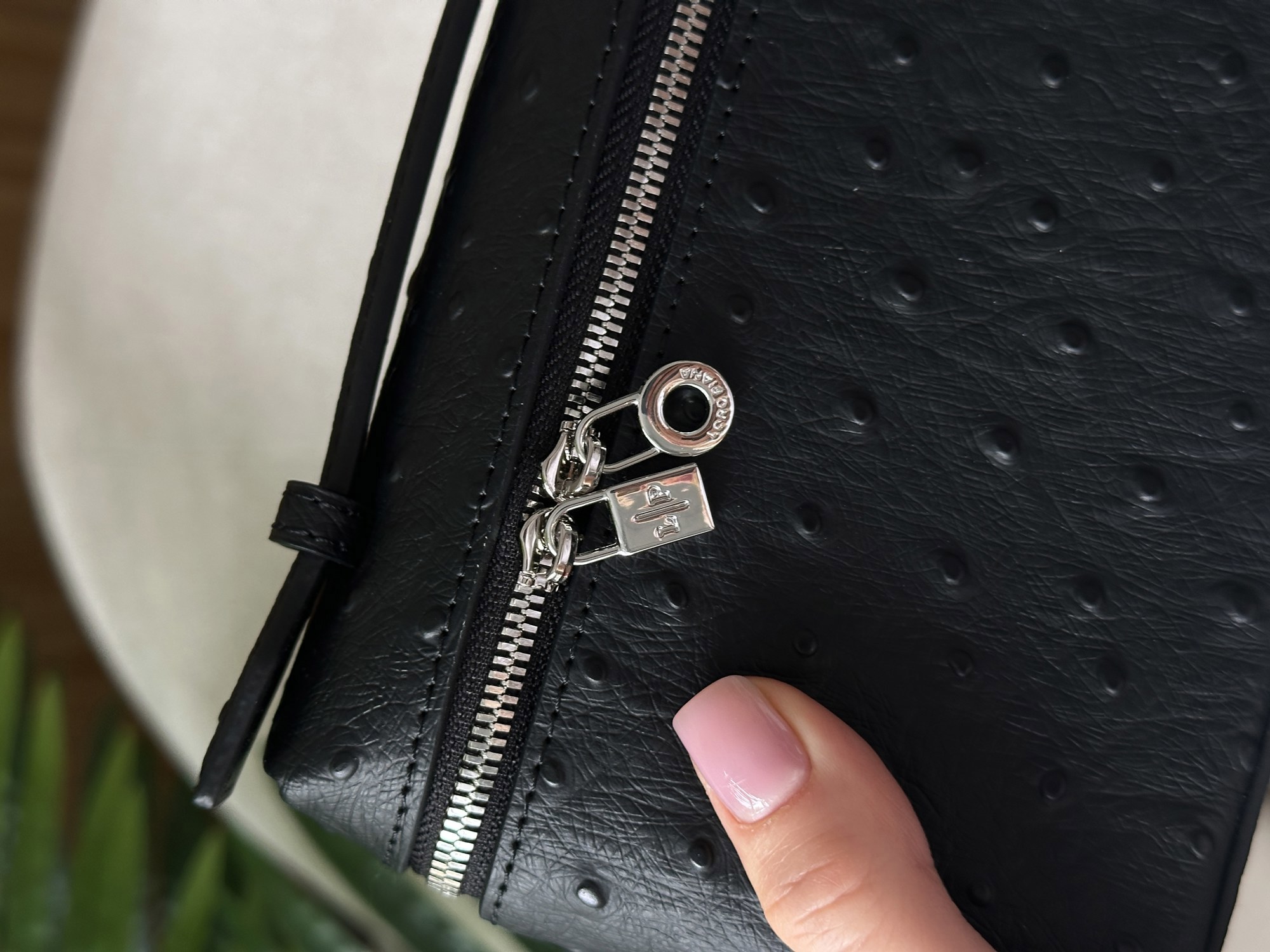 Loro Piana Extra Bag 19 Ostrich Leather Black - 15