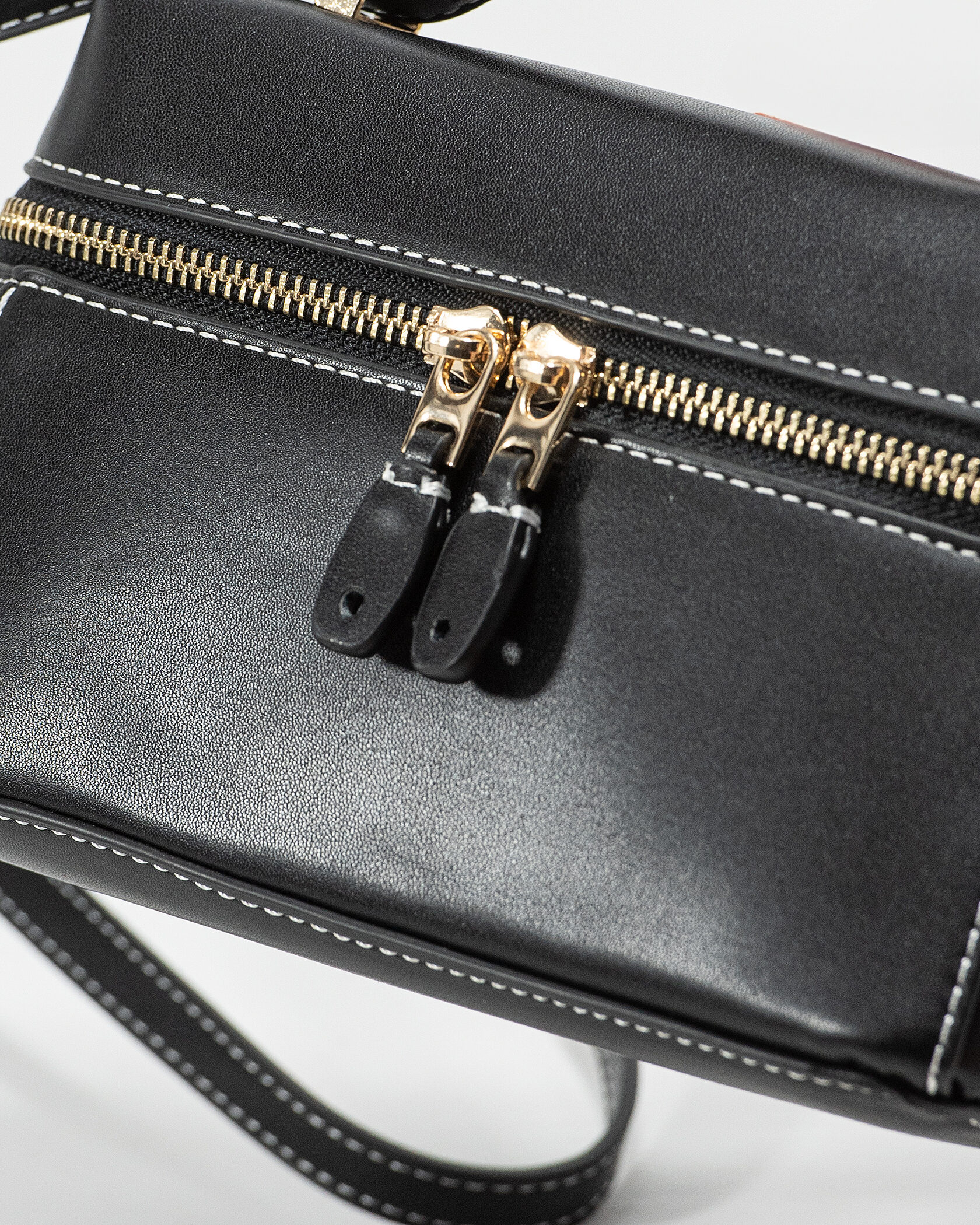 Loro Piana Extra Pocket in Smooth Leather Black - 8