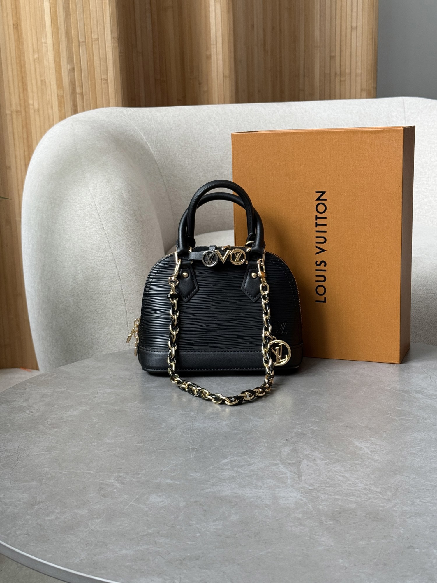 Louis Vuitton Alma Mini Epi Leather Black - 11