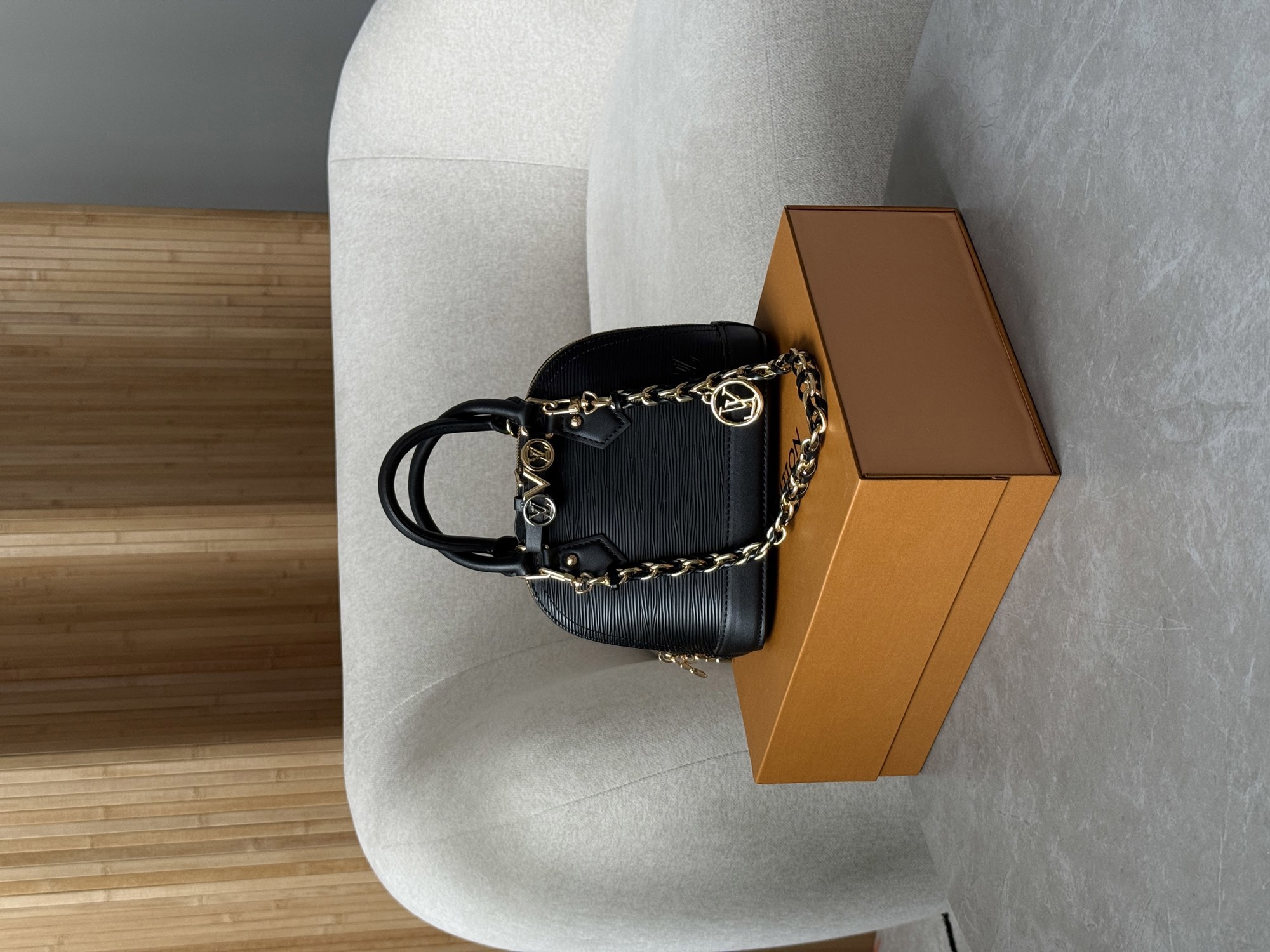 Louis Vuitton Alma Mini Epi Leather Black - 14