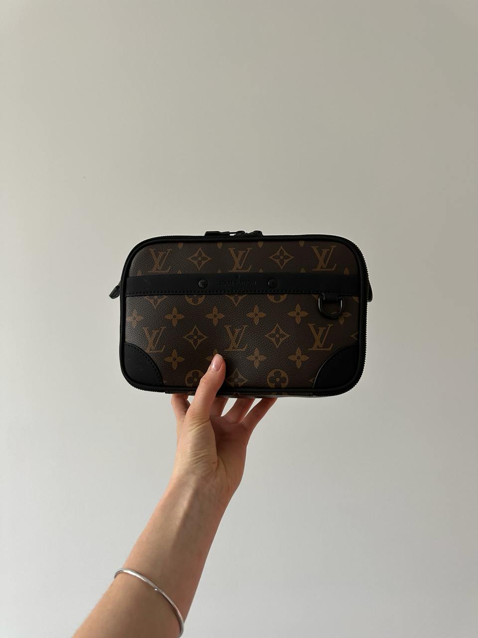 Louis Vuitton Alpha Wearable Wallet Brown/Black - 5