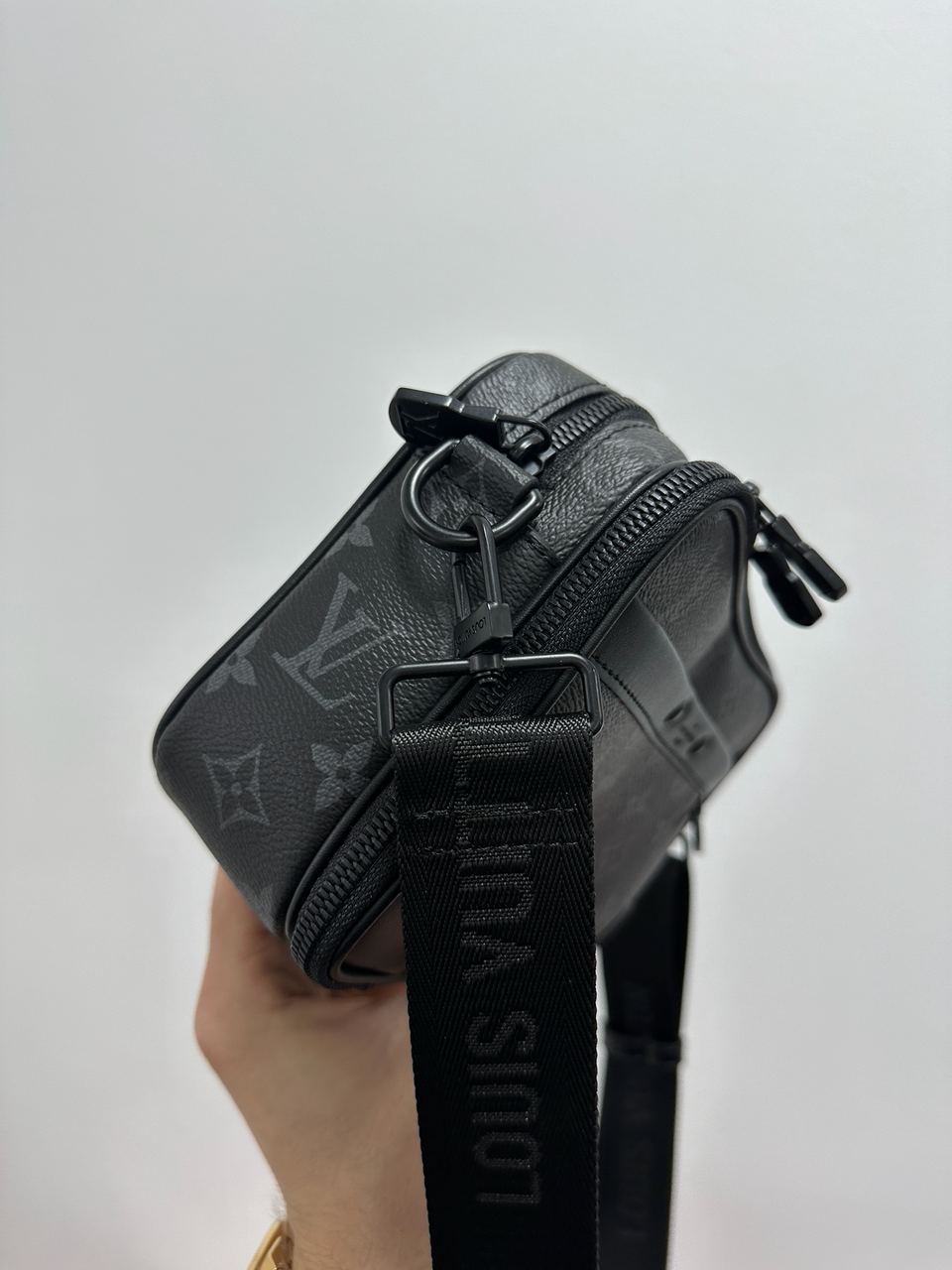 Louis Vuitton Alpha Wearable Wallet Grey Black - 9