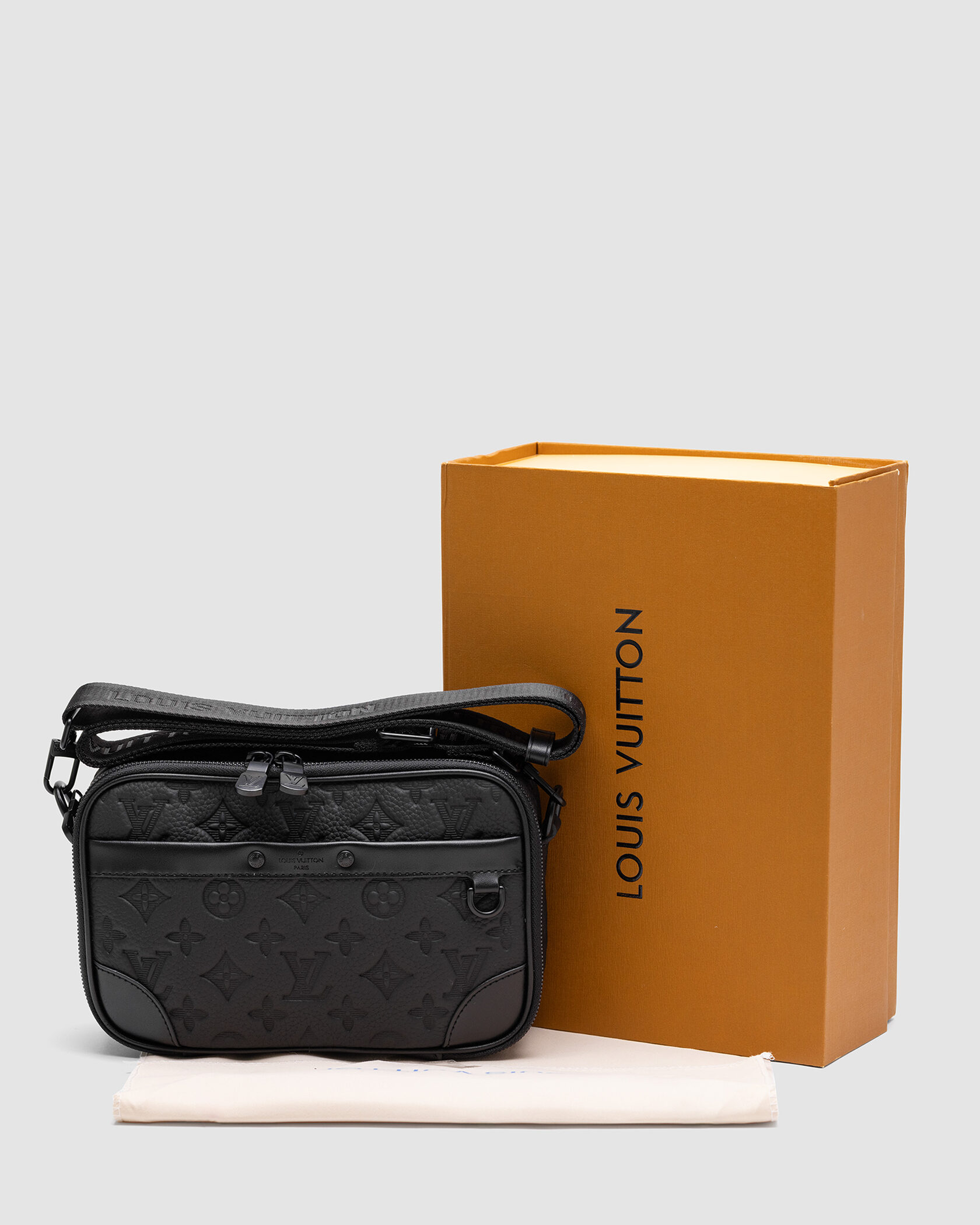 Louis Vuitton Alpha Wearable Wallet Total Black - 2