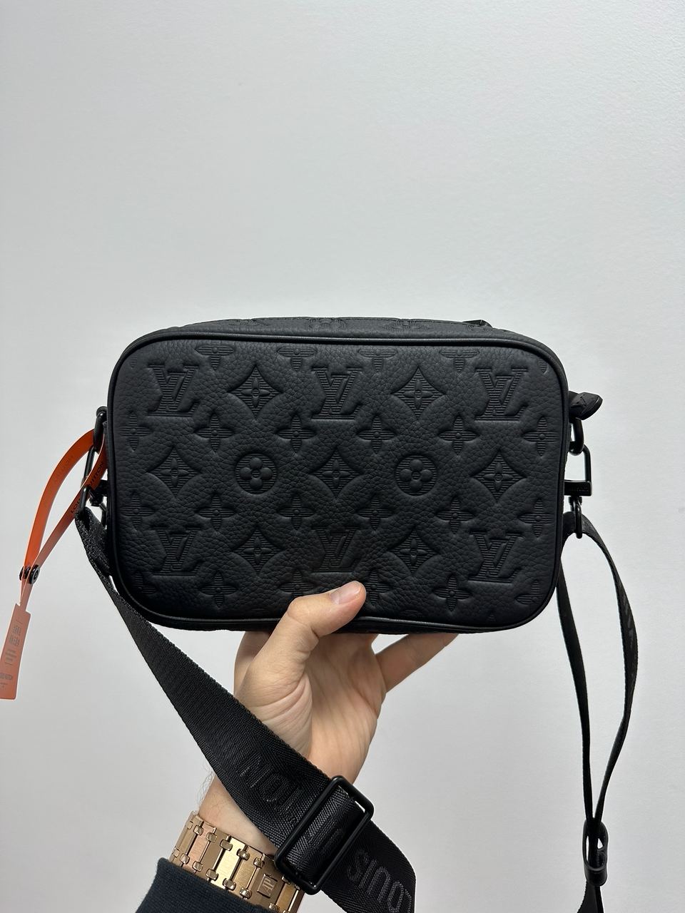 Louis Vuitton Alpha Wearable Wallet Total Black - 6