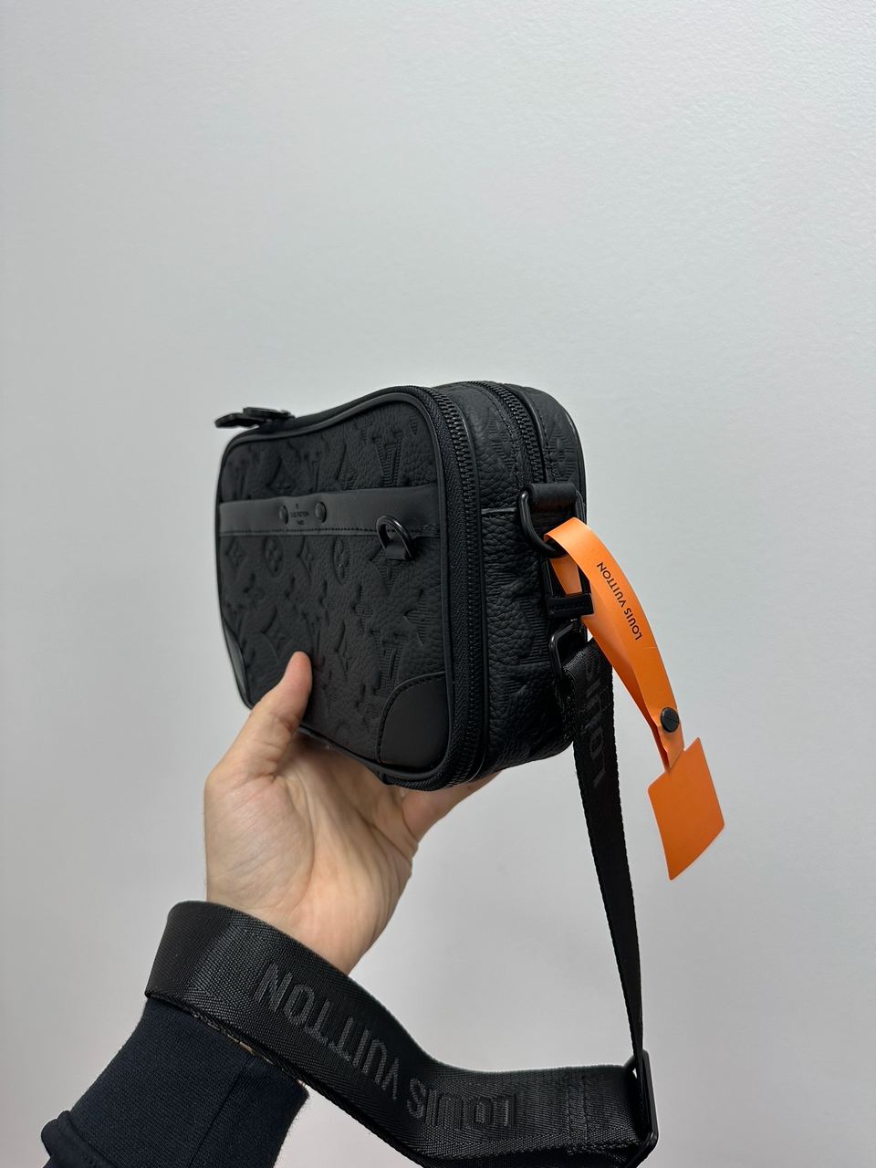 Louis Vuitton Alpha Wearable Wallet Total Black - 9