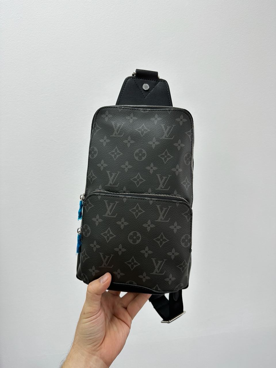 Louis Vuitton Avenue Slingbag Grey - 7
