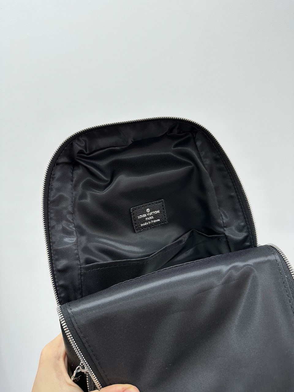 Louis Vuitton Avenue Slingbag NM Black/Silver - 20