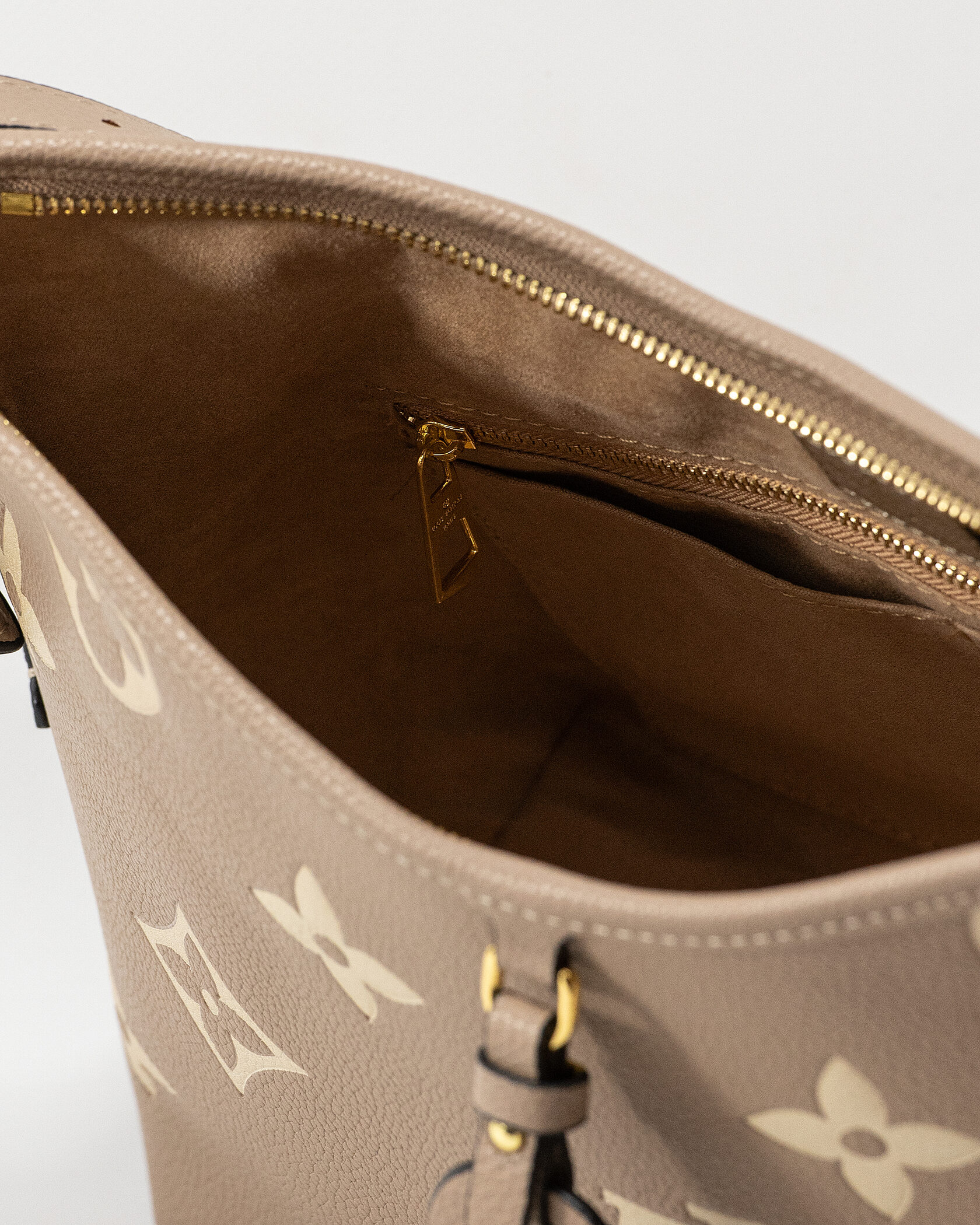 Louis Vuitton Bagatelle Medium Hobo Bag in Taupe Monogram Empreinte Leather - 19