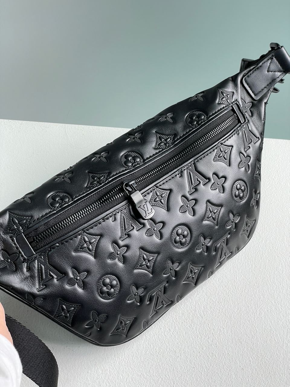 Louis Vuitton Bumbag Black Embossing Leather - 14