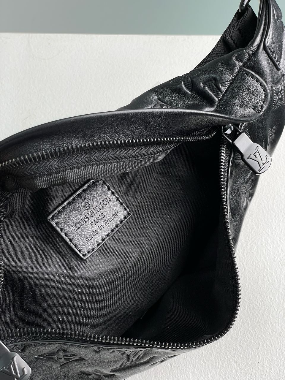 Louis Vuitton Bumbag Black Embossing Leather - 17