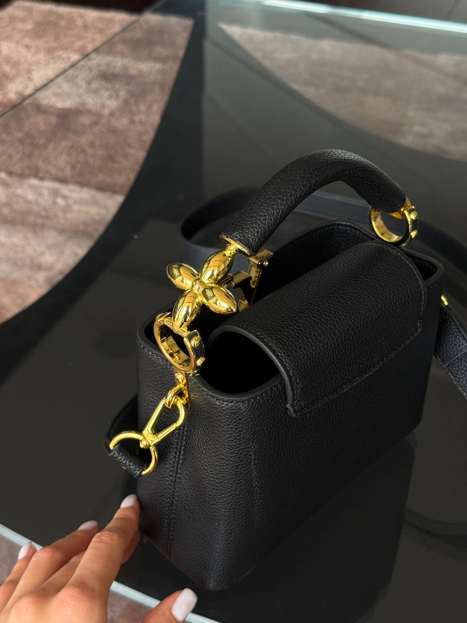 Louis Vuitton Capucines BB Black/Gold - 8