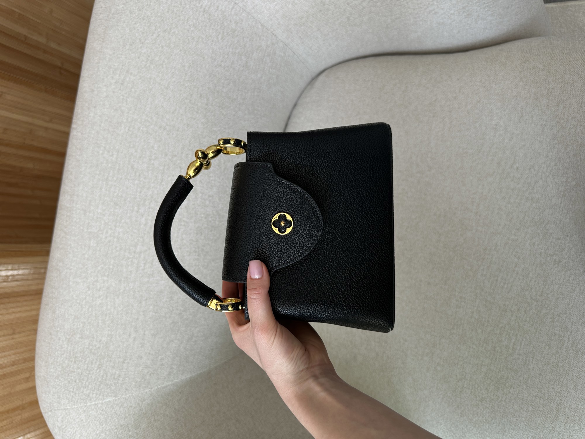 Louis Vuitton Capucines Mini Black/Gold - 14