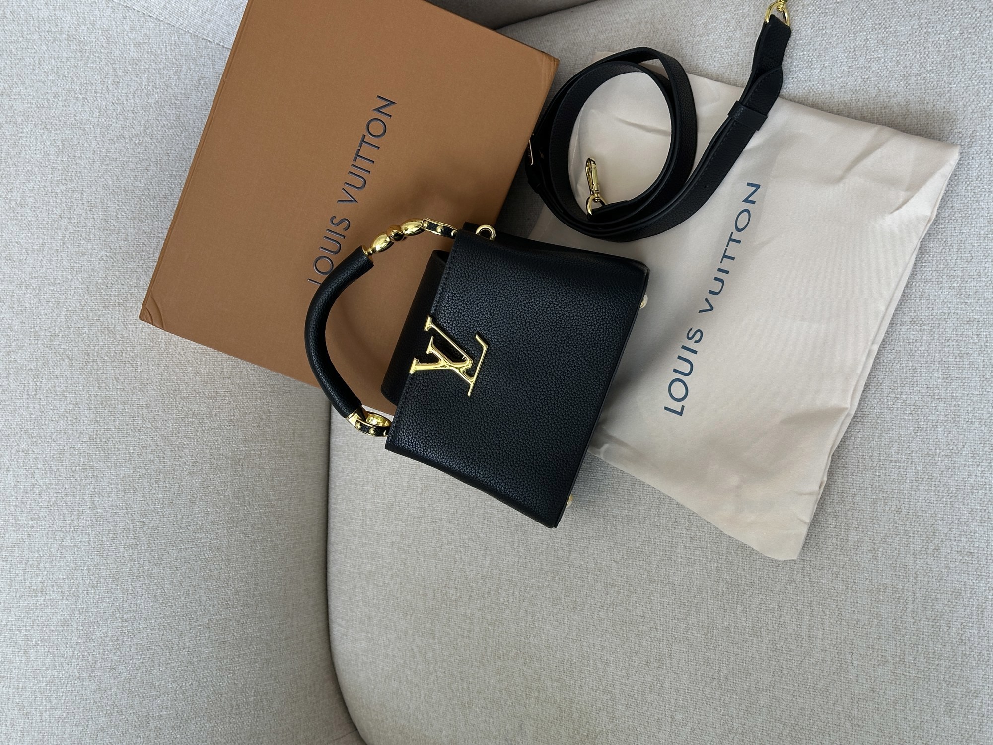 Louis Vuitton Capucines Mini Black/Gold - 8