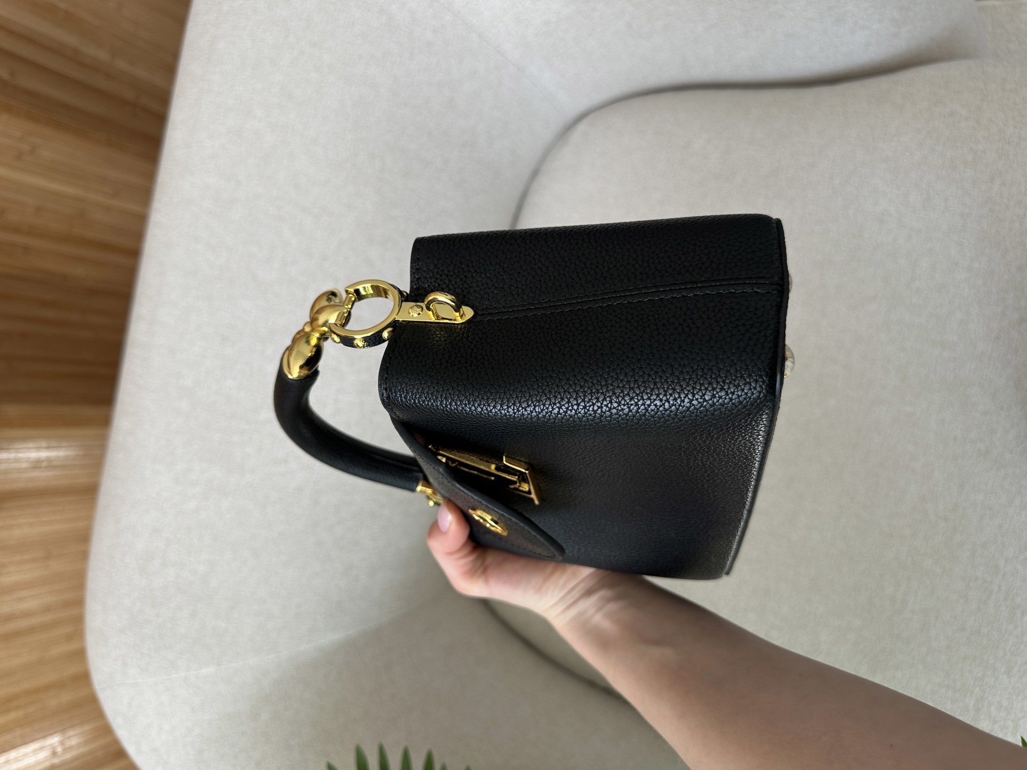 Louis Vuitton Capucines Mini Black/Gold - 15