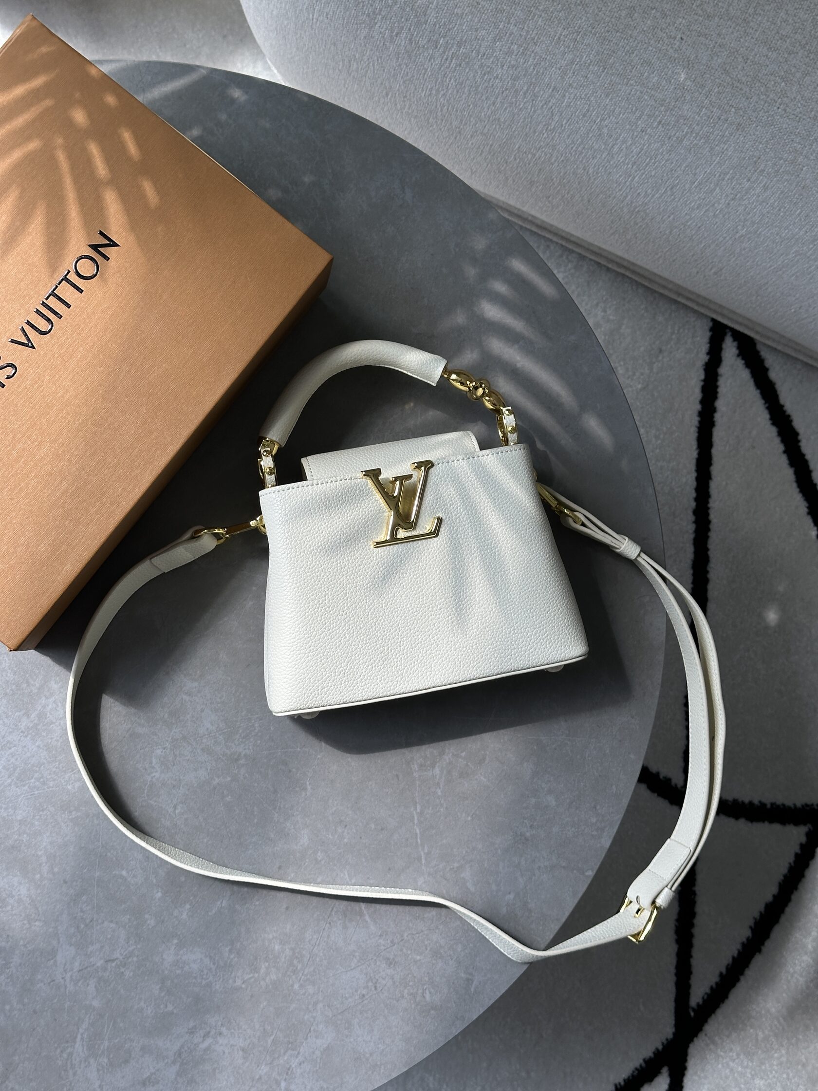 Louis Vuitton Capucines Mini White/Gold - 11