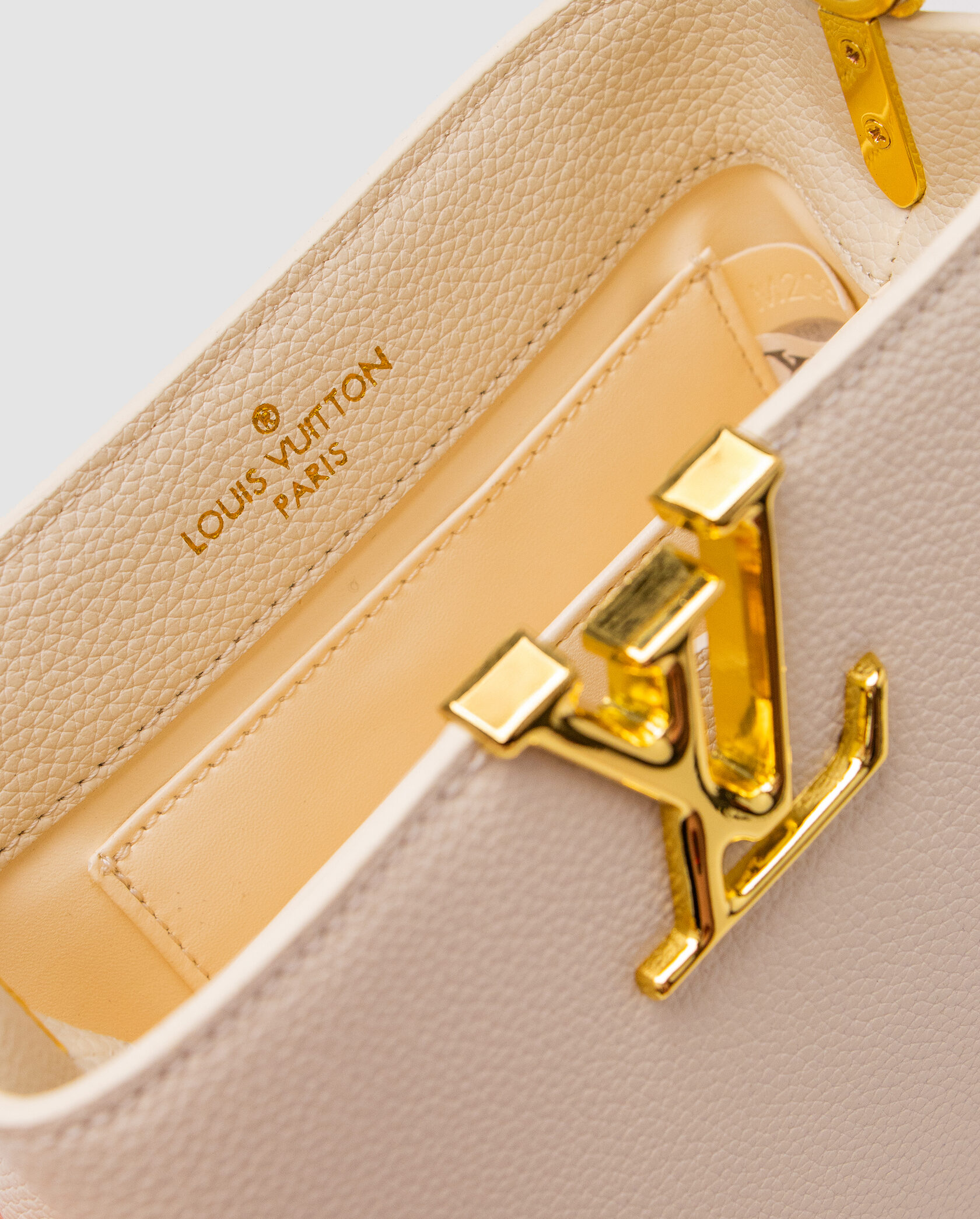 Louis Vuitton Capucines Mini White/Gold - 16