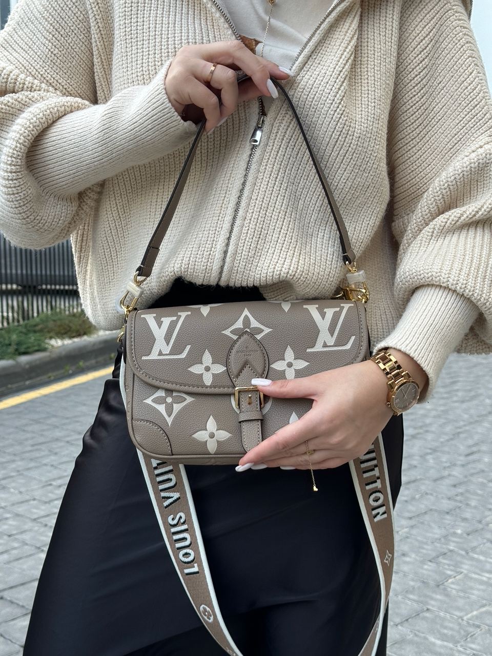 Louis Vuitton Diane Monogram Empreinte Leather Tourterelle / Creme - 10