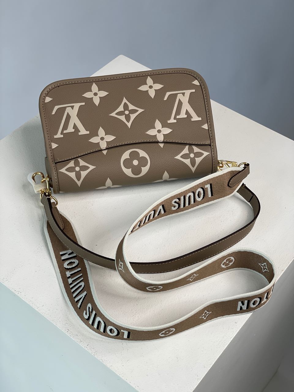 Louis Vuitton Diane Monogram Empreinte Leather Tourterelle / Creme - 15