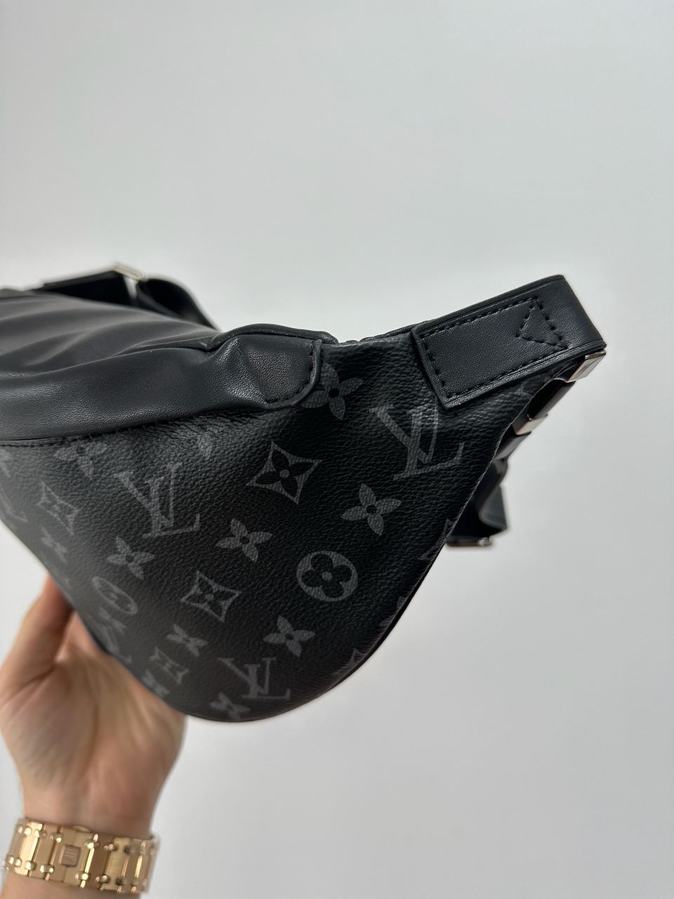 Louis Vuitton Discovery PM Bumbag Grey Canvas - 8