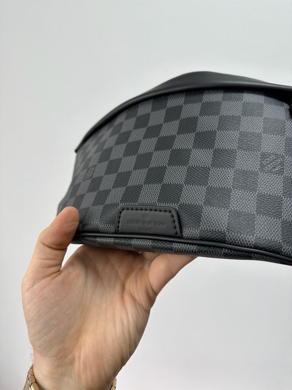 Louis Vuitton Discovery PM Bumbag Grey Chess Canvas - 6