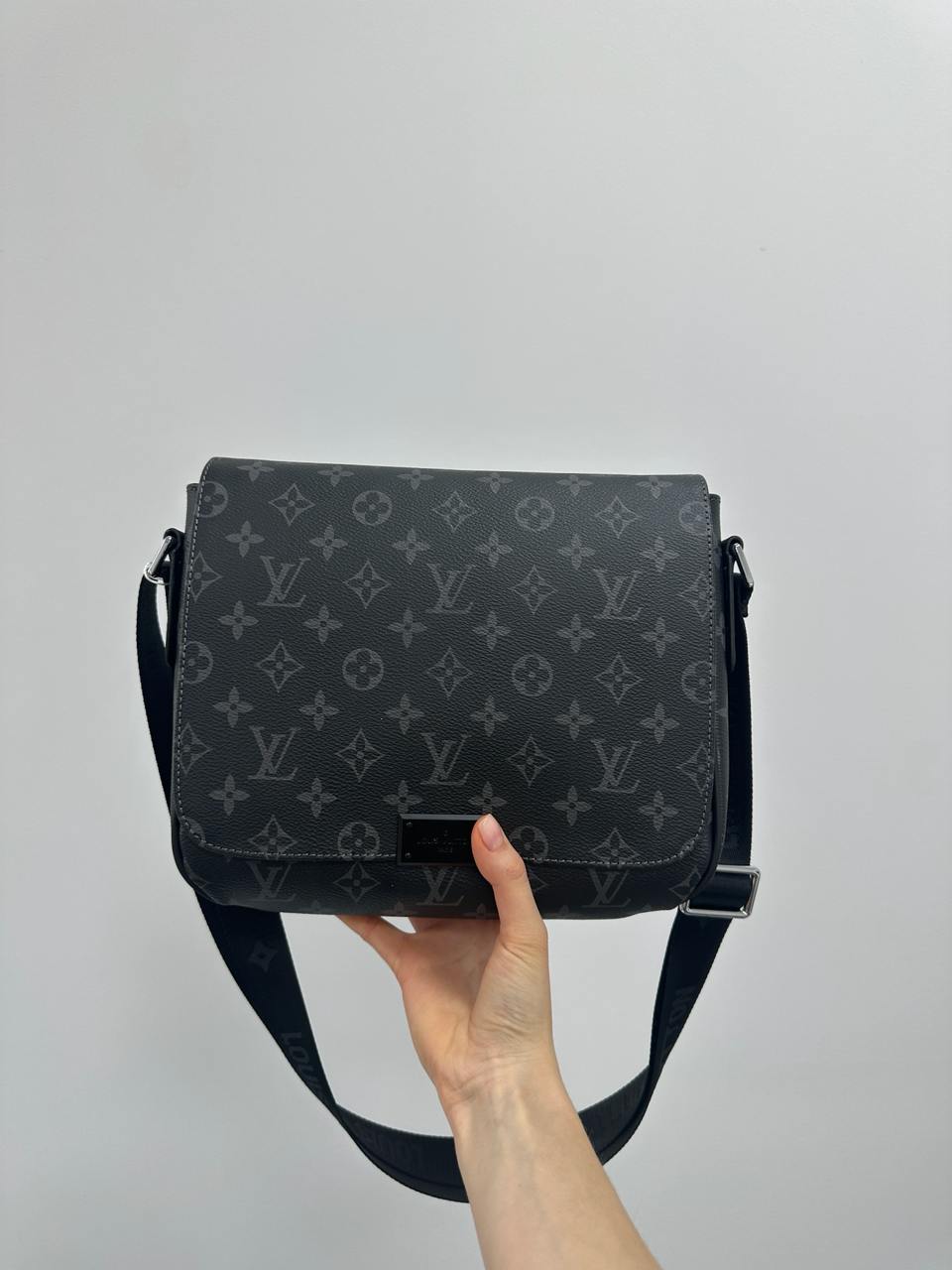 Louis Vuitton District PM Monogram Eclipse Grey - 5