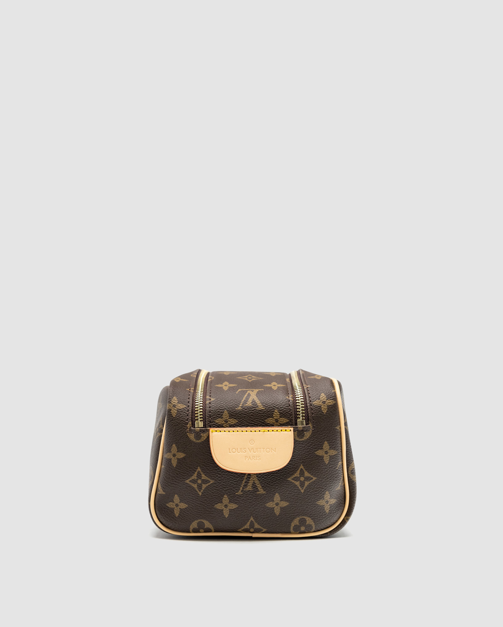Louis Vuitton Dopp Kit Toilet Pouch in Monogram canvas - 2