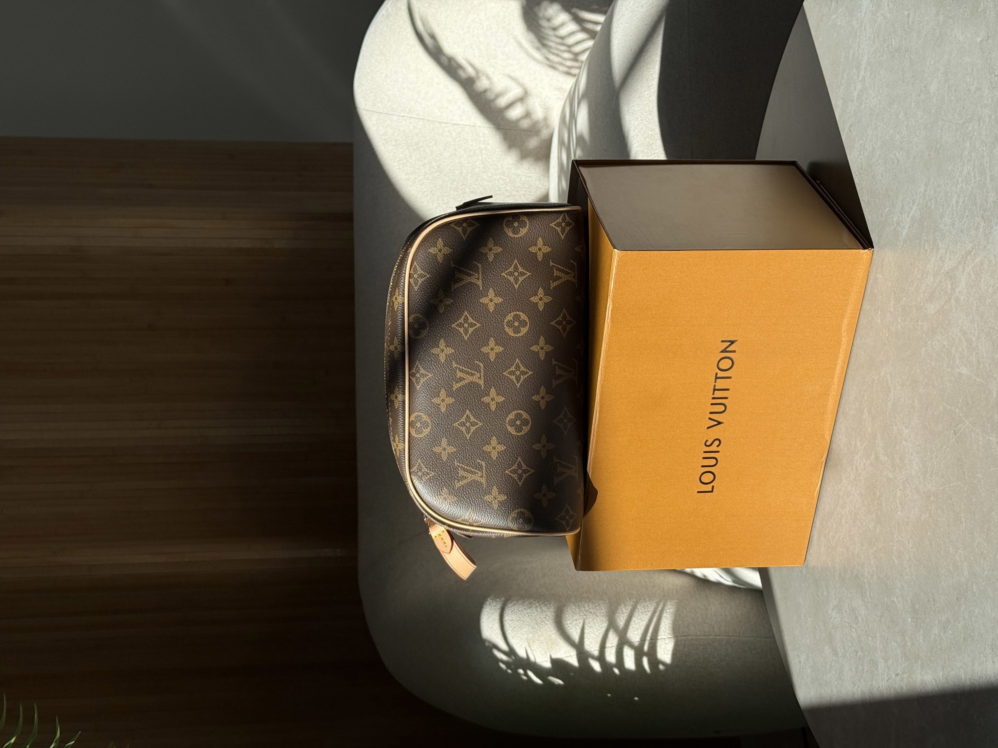 Louis Vuitton Dopp Kit Toilet Pouch in Monogram canvas - 13