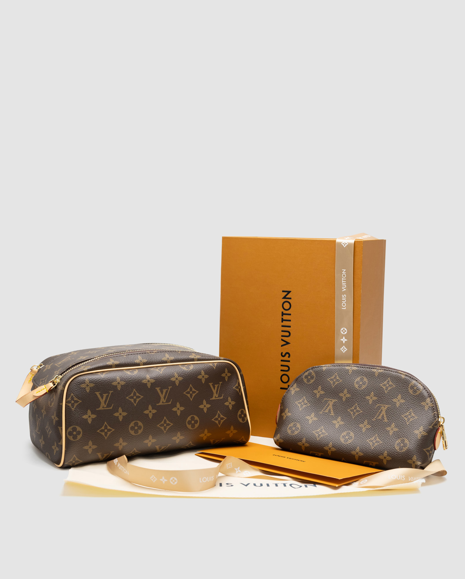 Louis Vuitton Dopp Kit Toilet Pouch in Monogram canvas - 6