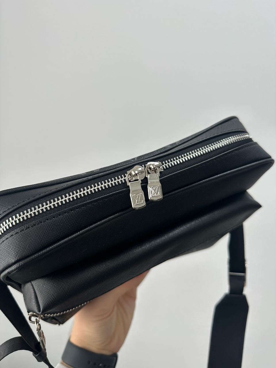 Louis Vuitton Eclipse Outdoor Messenger Monogram Taiga Black - 10