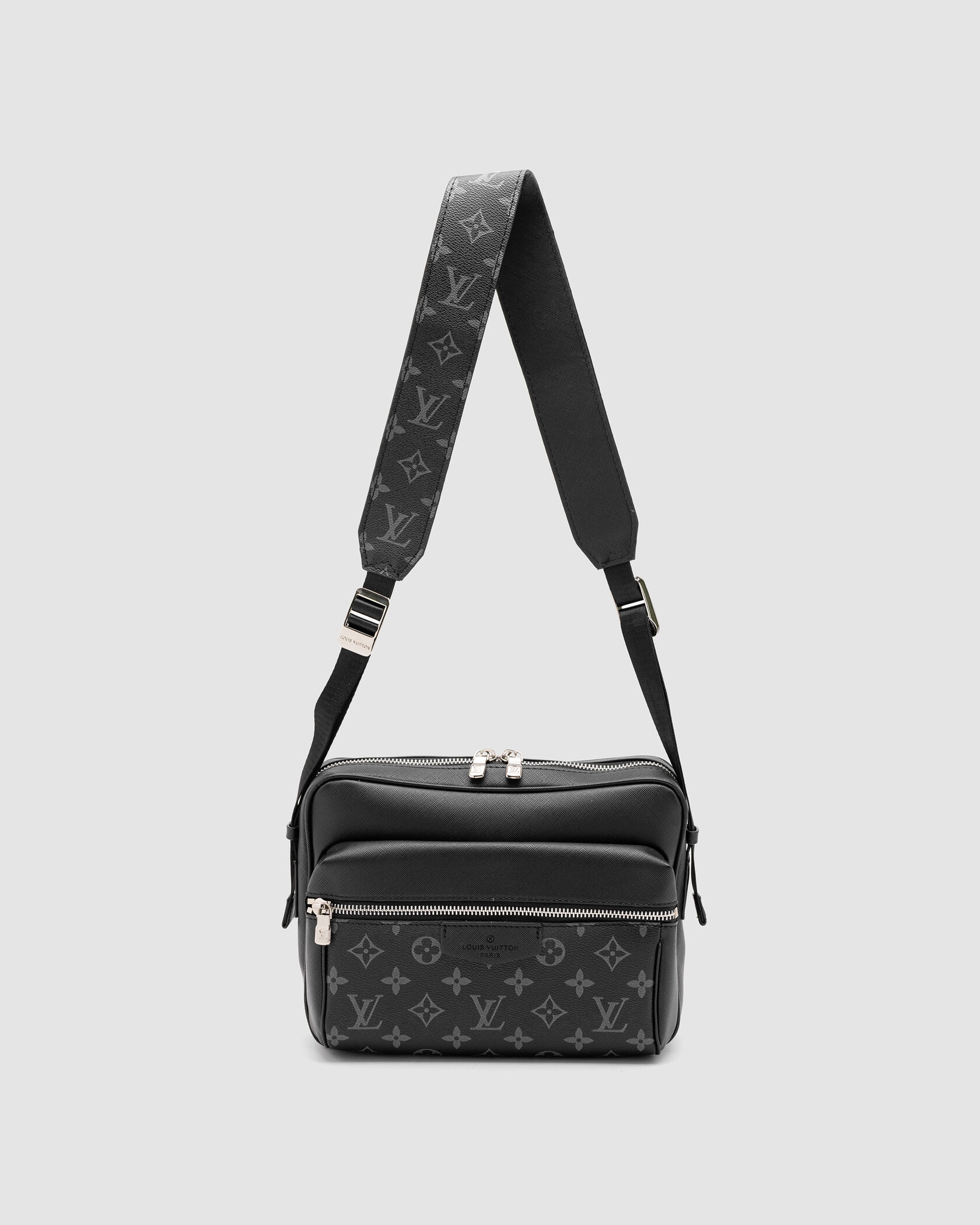 Louis Vuitton Eclipse Outdoor Messenger Monogram Taiga Black - 3