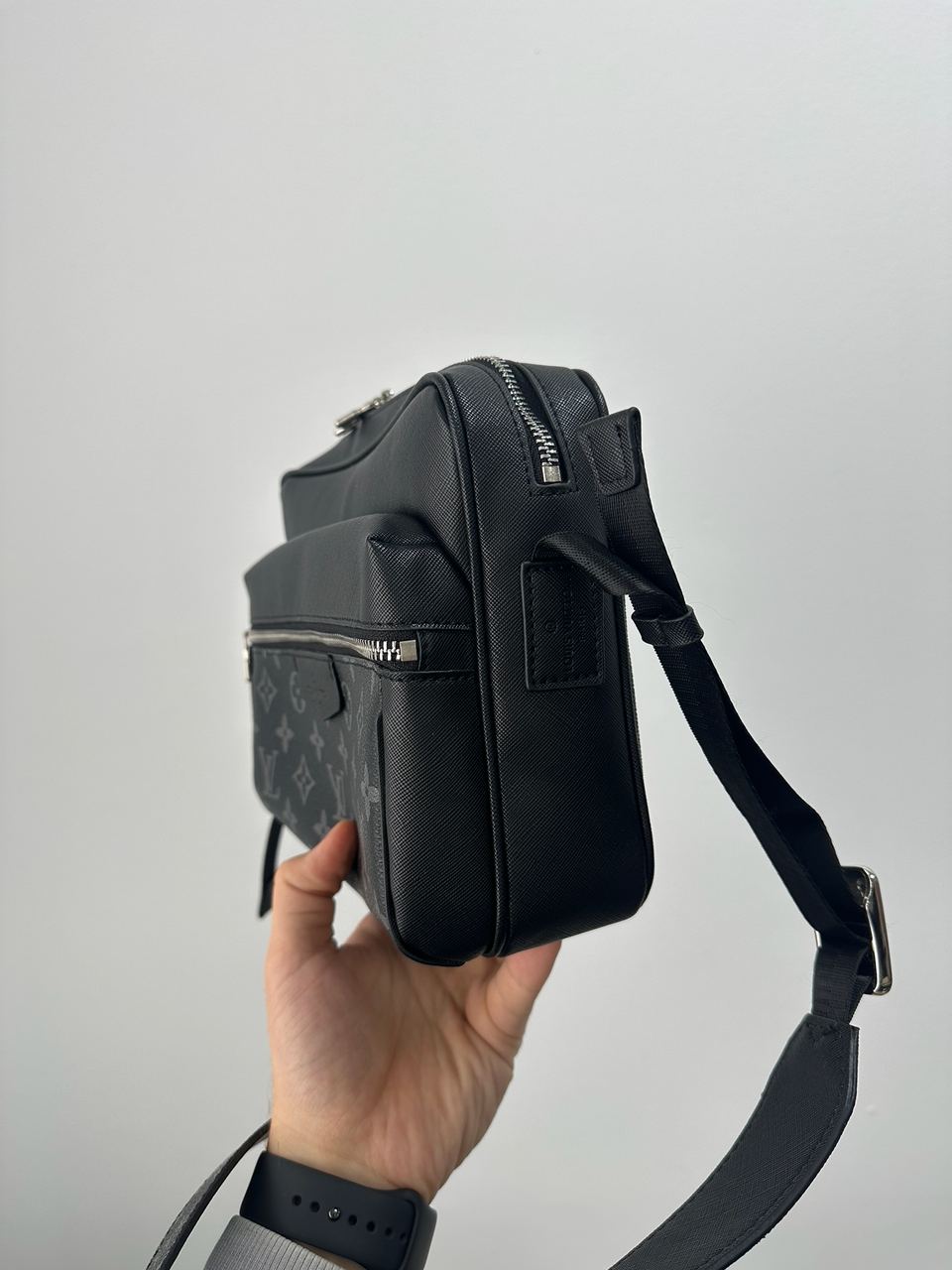 Louis Vuitton Eclipse Outdoor Messenger Monogram Taiga Black - 7