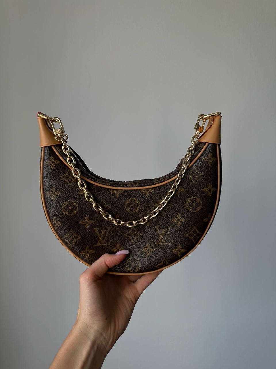 Louis Vuitton Loop Handbag Monogram Brown in Coated Canvas with Gold-tone - 2
