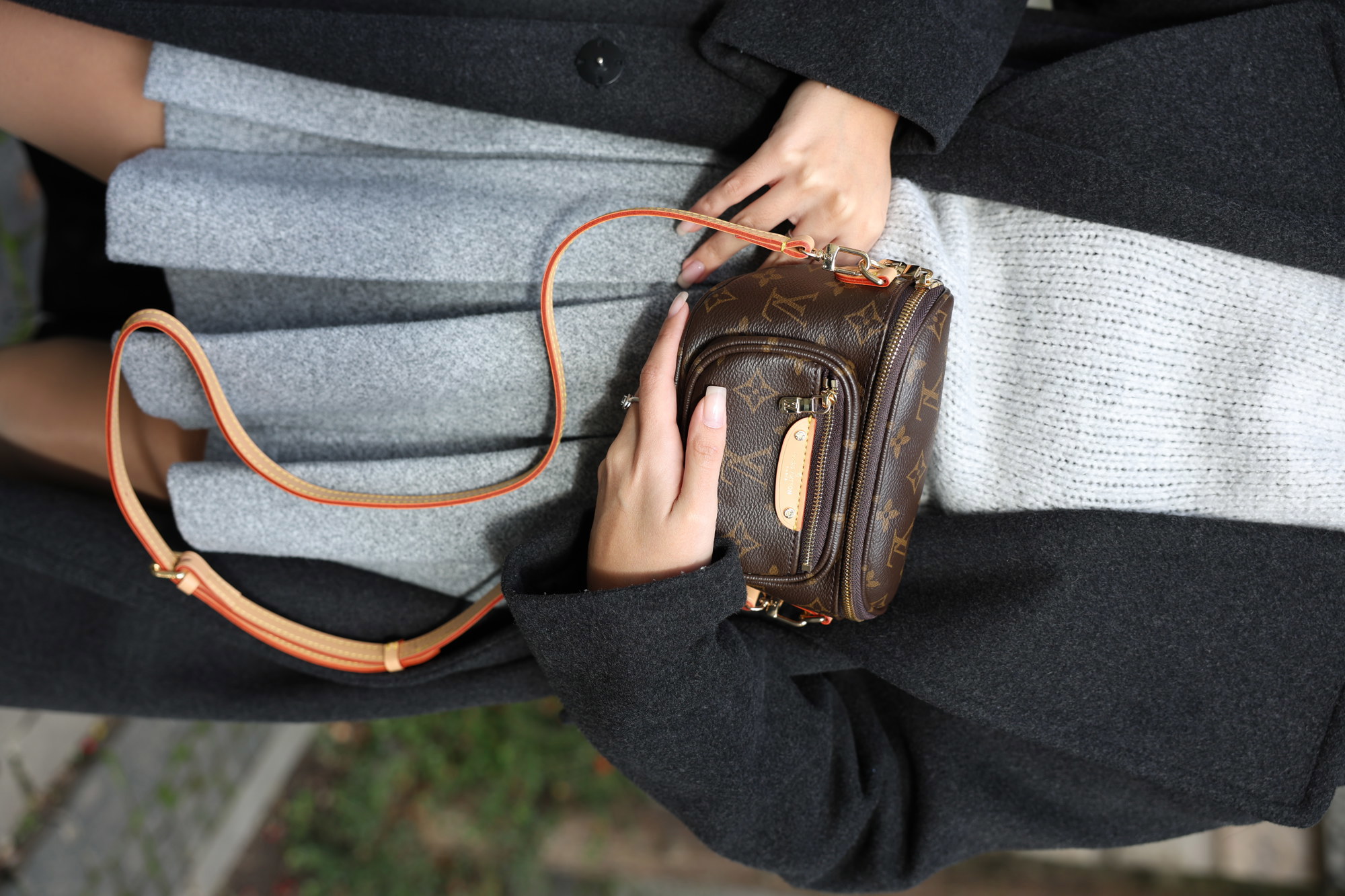 Louis Vuitton Mini Bumbag Monogram Canvas - 7
