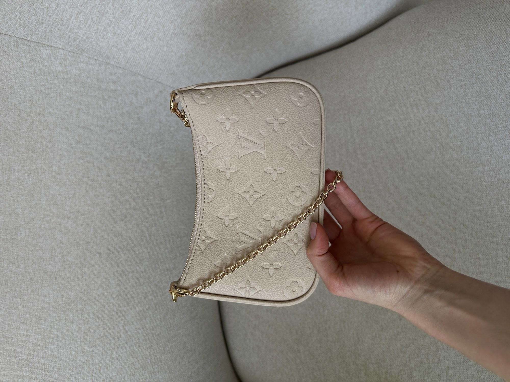 Louis Vuitton Mini Pochette Beige/Gold - 10