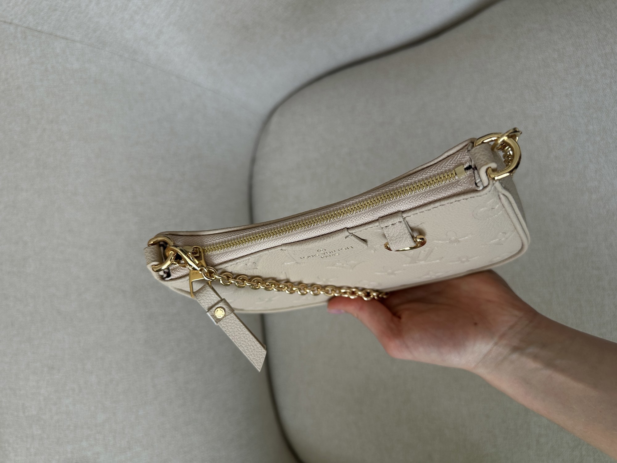 Louis Vuitton Mini Pochette Beige/Gold - 14
