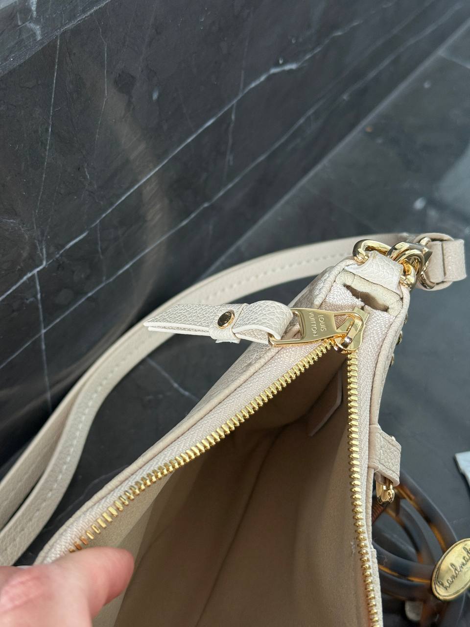 Louis Vuitton Mini Pochette Beige/Gold - 14