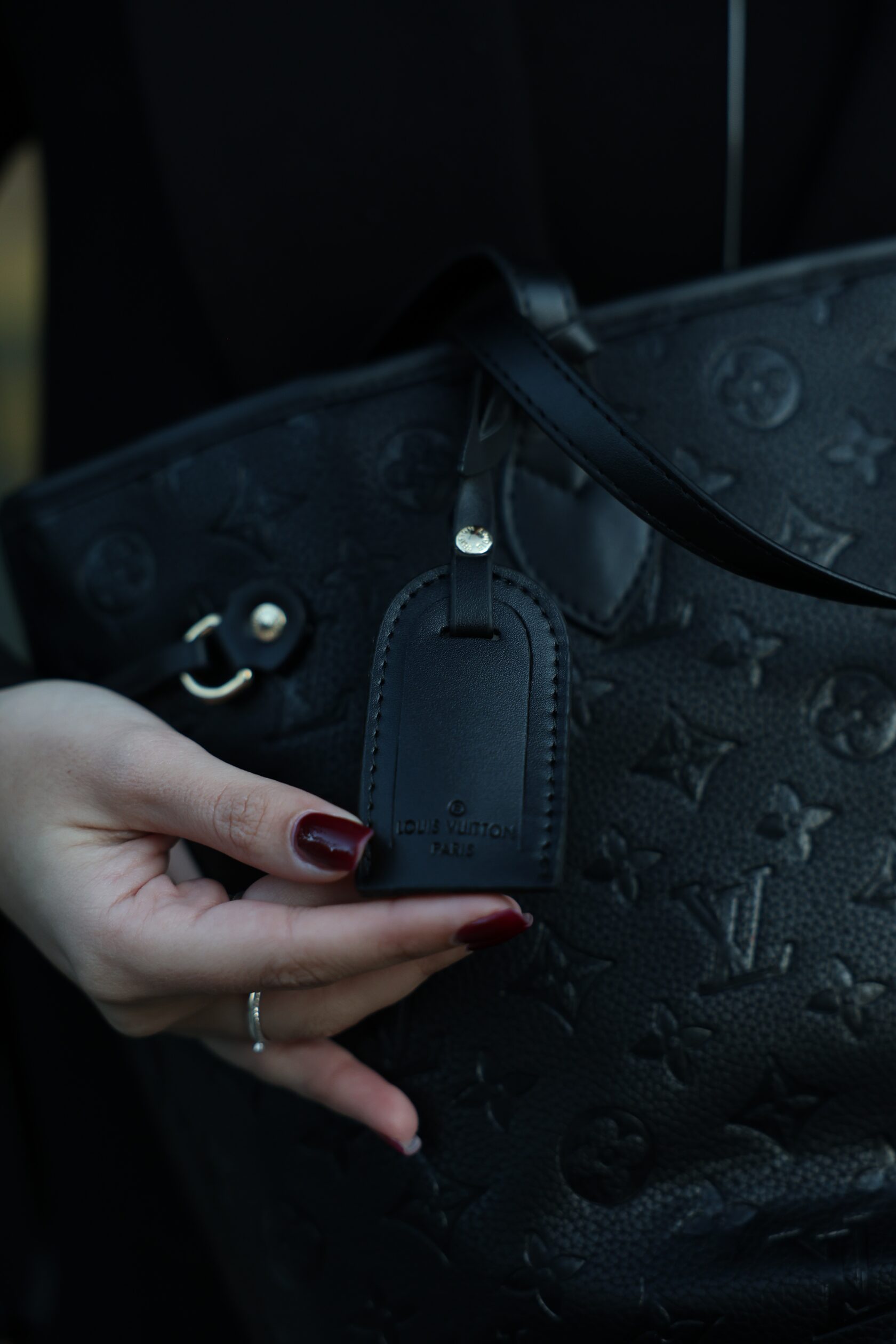 Louis Vuitton Neverfull MM Monogram Empreinte Leather Black - 12