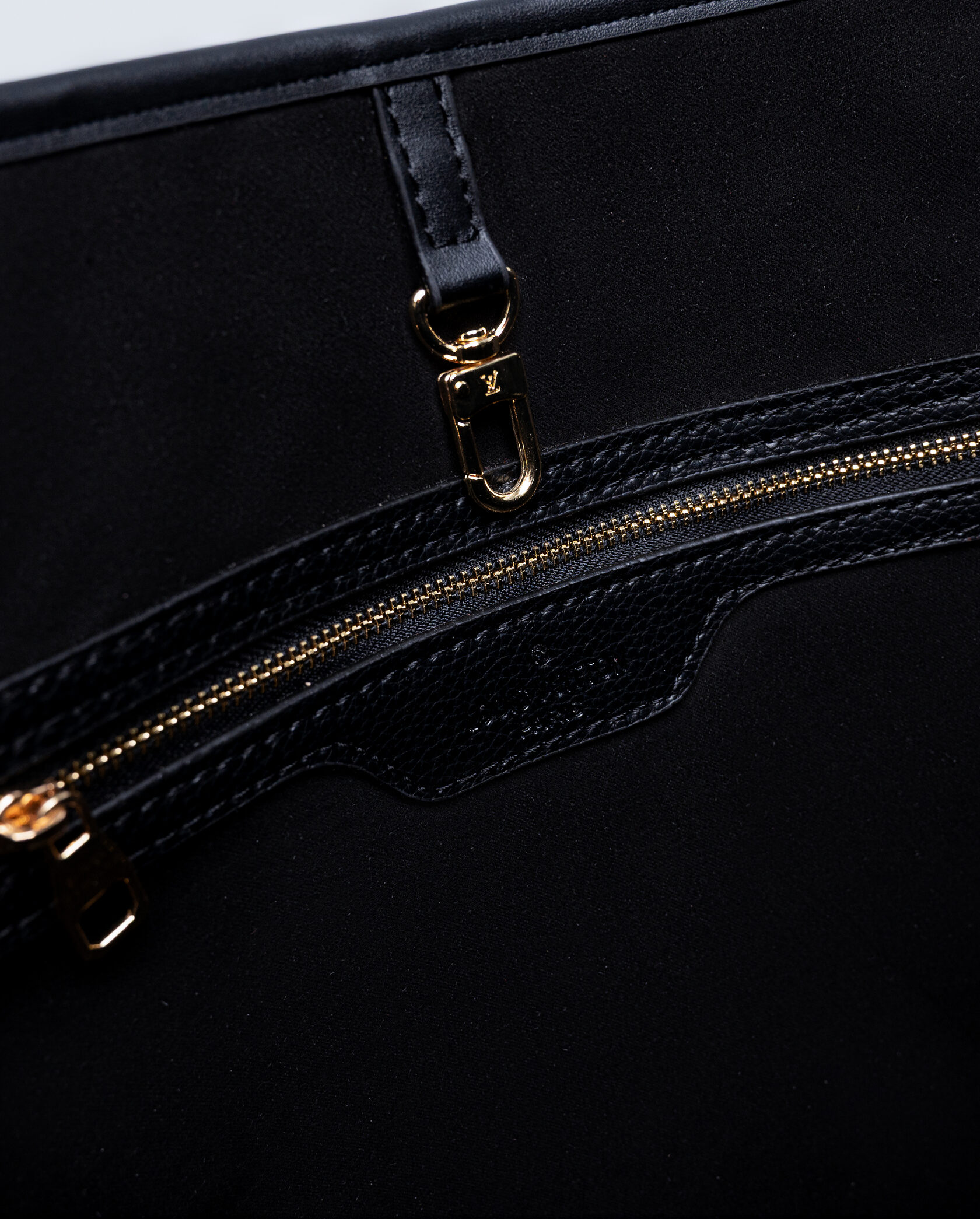 Louis Vuitton Neverfull MM Monogram Empreinte Leather Black - 16