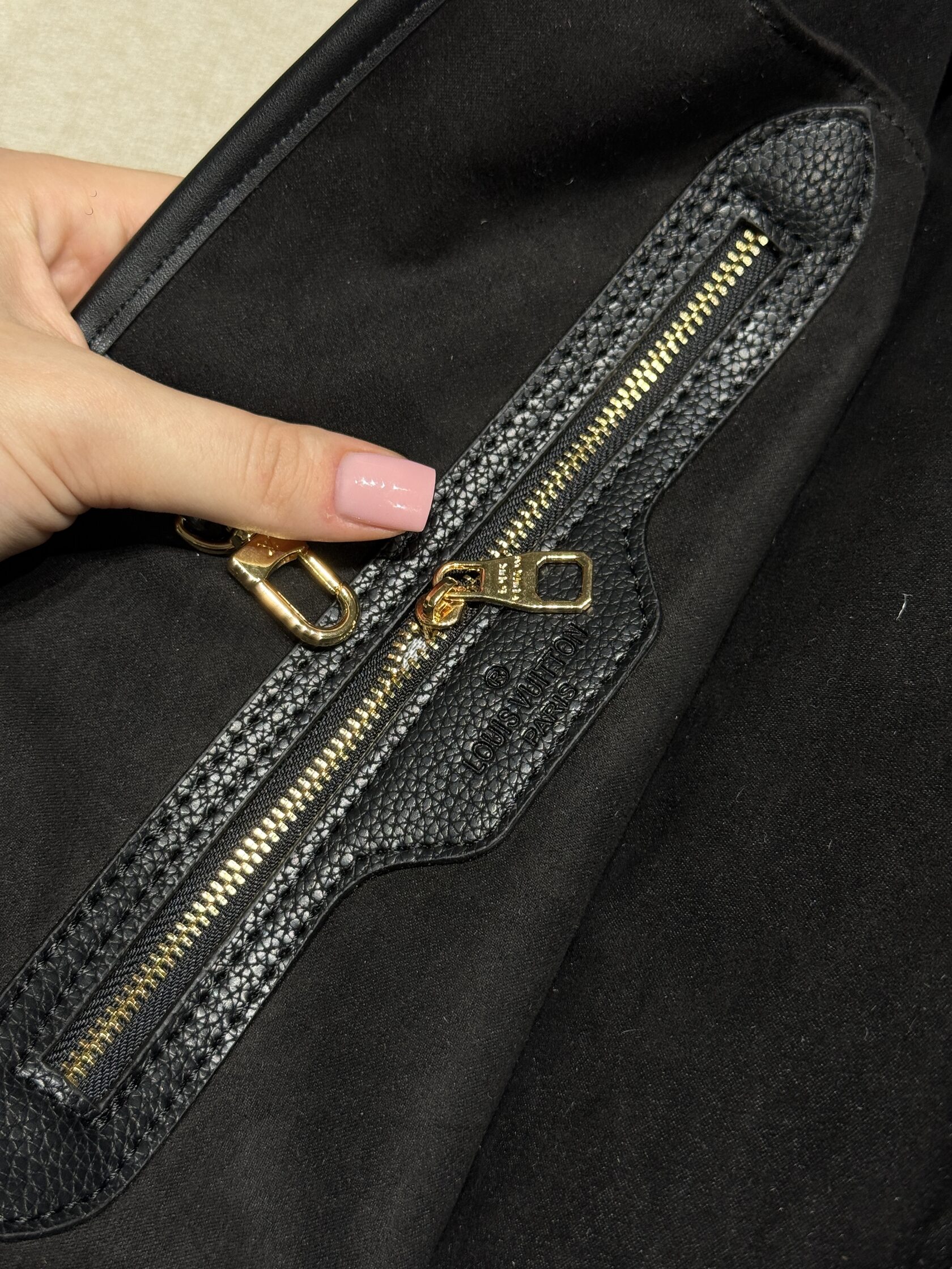 Louis Vuitton Neverfull MM Monogram Empreinte Leather Black - 17