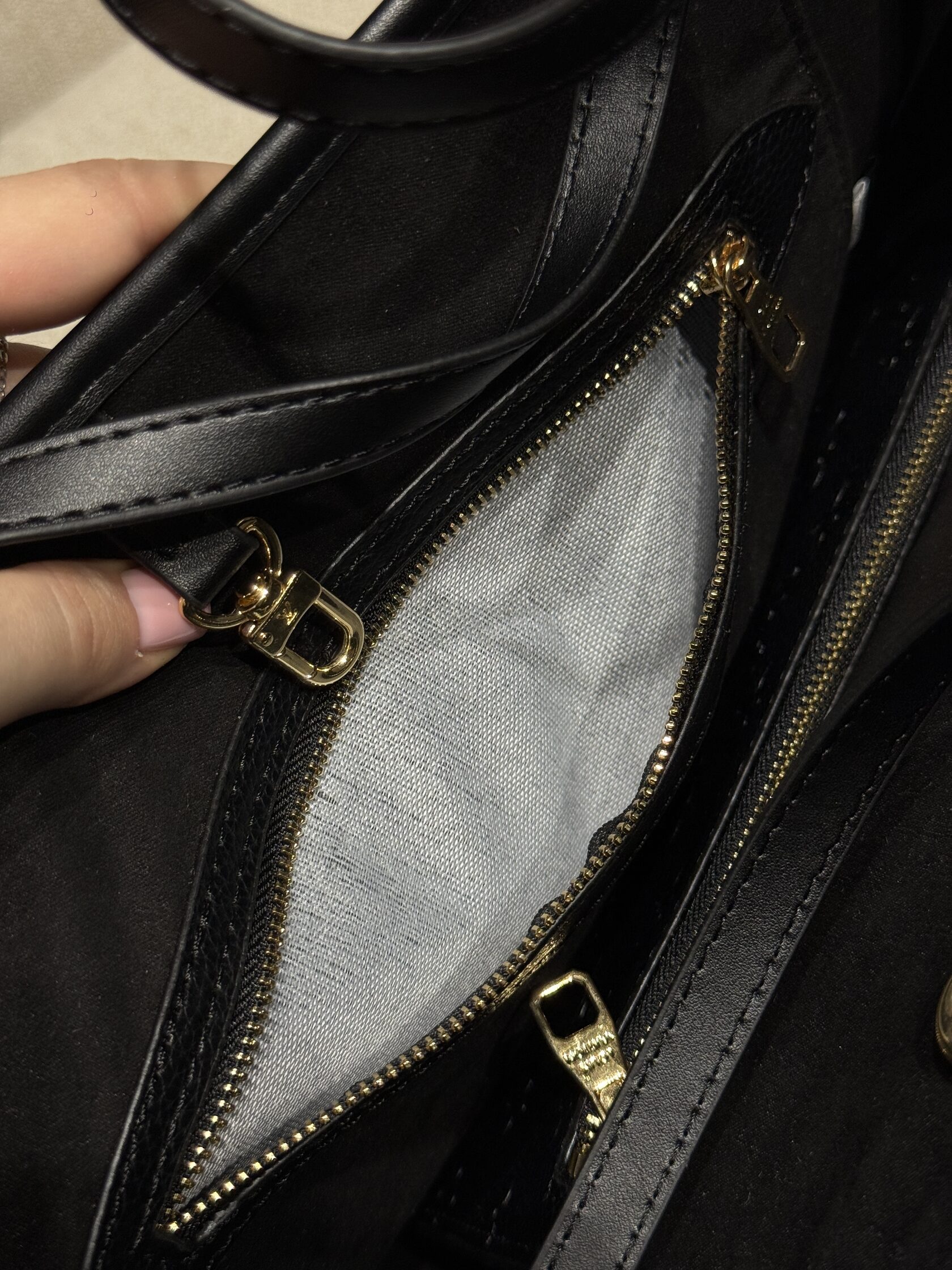 Louis Vuitton Neverfull MM Monogram Empreinte Leather Black - 18