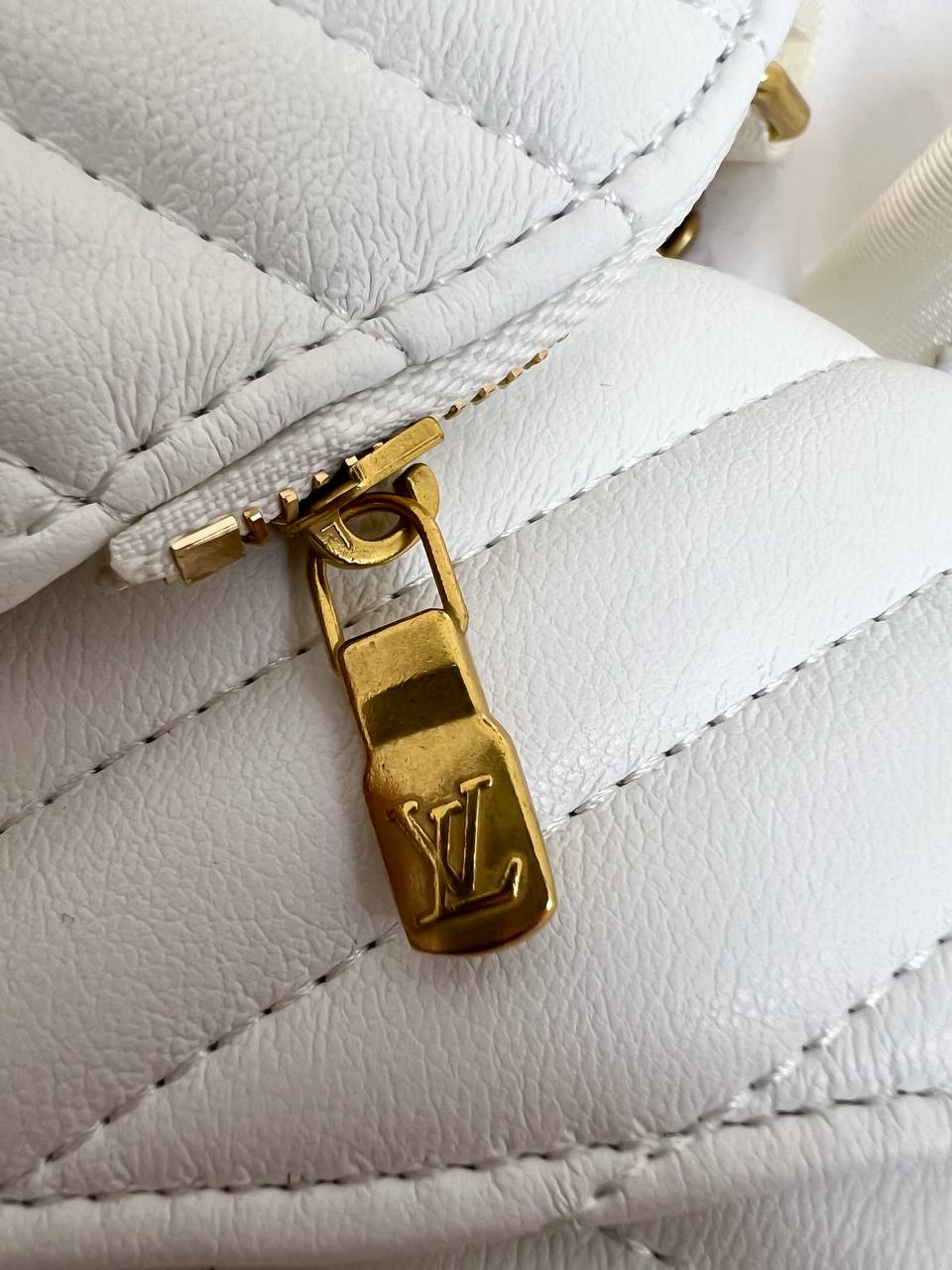 Louis Vuitton New Wave Multi Pochette Bag White/Gold - 9
